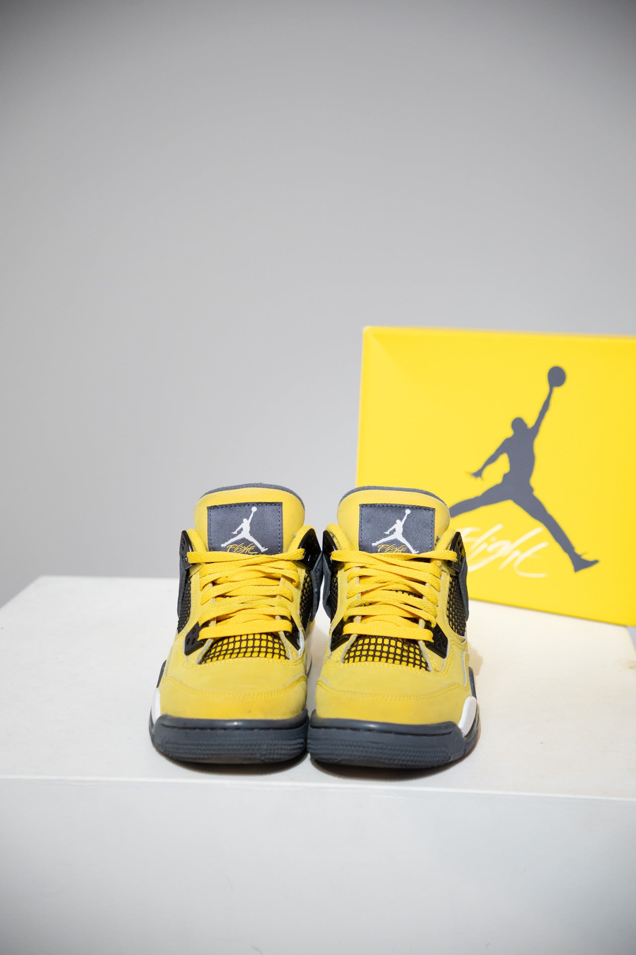 Jordan 4 Lightning GS (Taille 36,5)