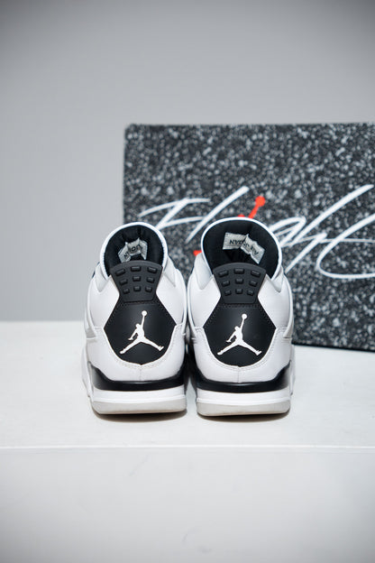 Jordan 4 Military Black (Taille 42)