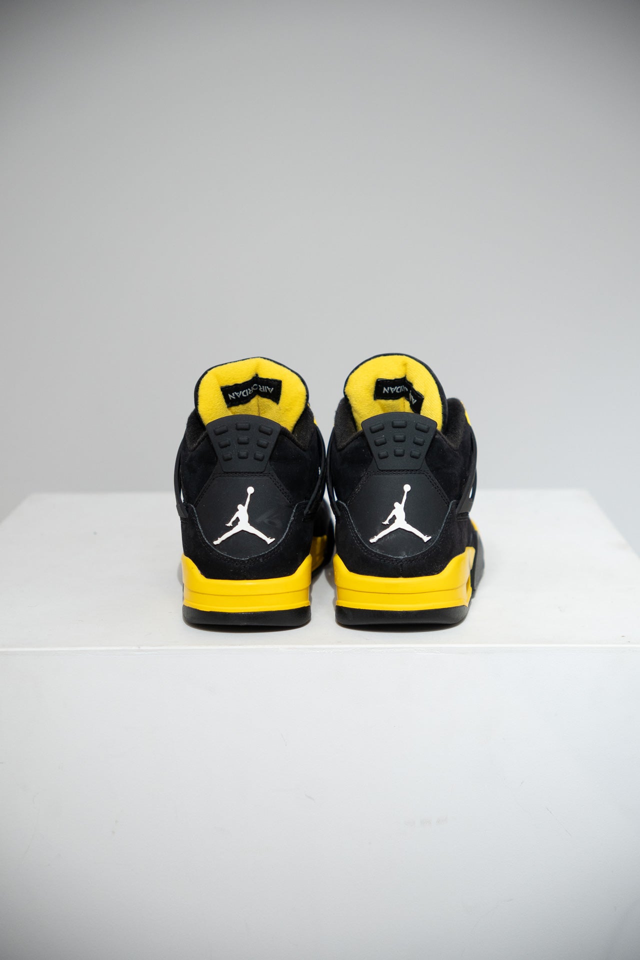 Jordan 4 Thunder (Taille 41)