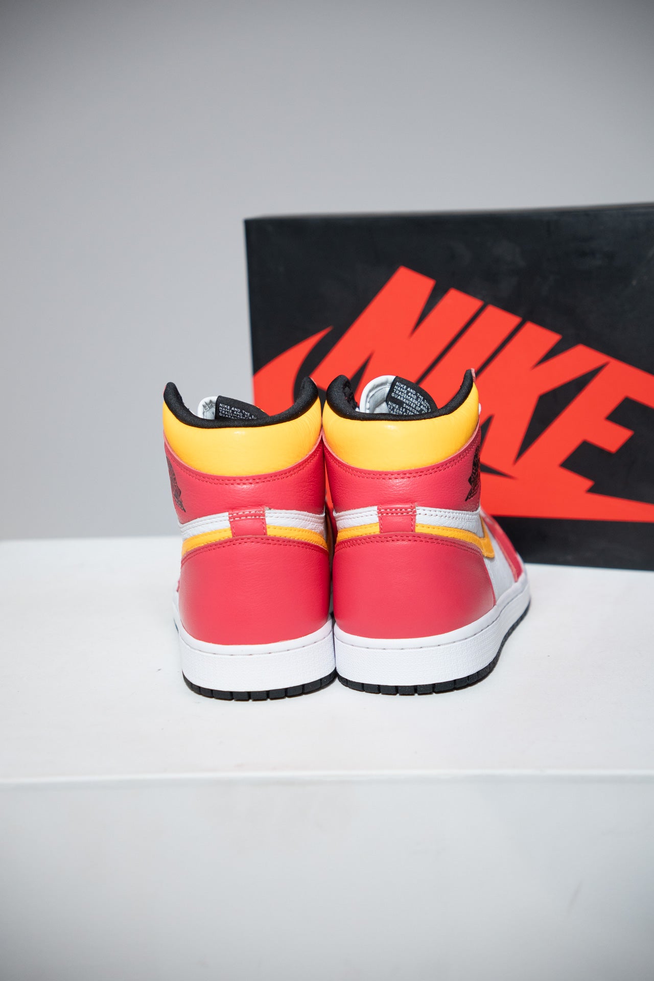 Jordan 1 High Fusion Red (Taille 42,5)