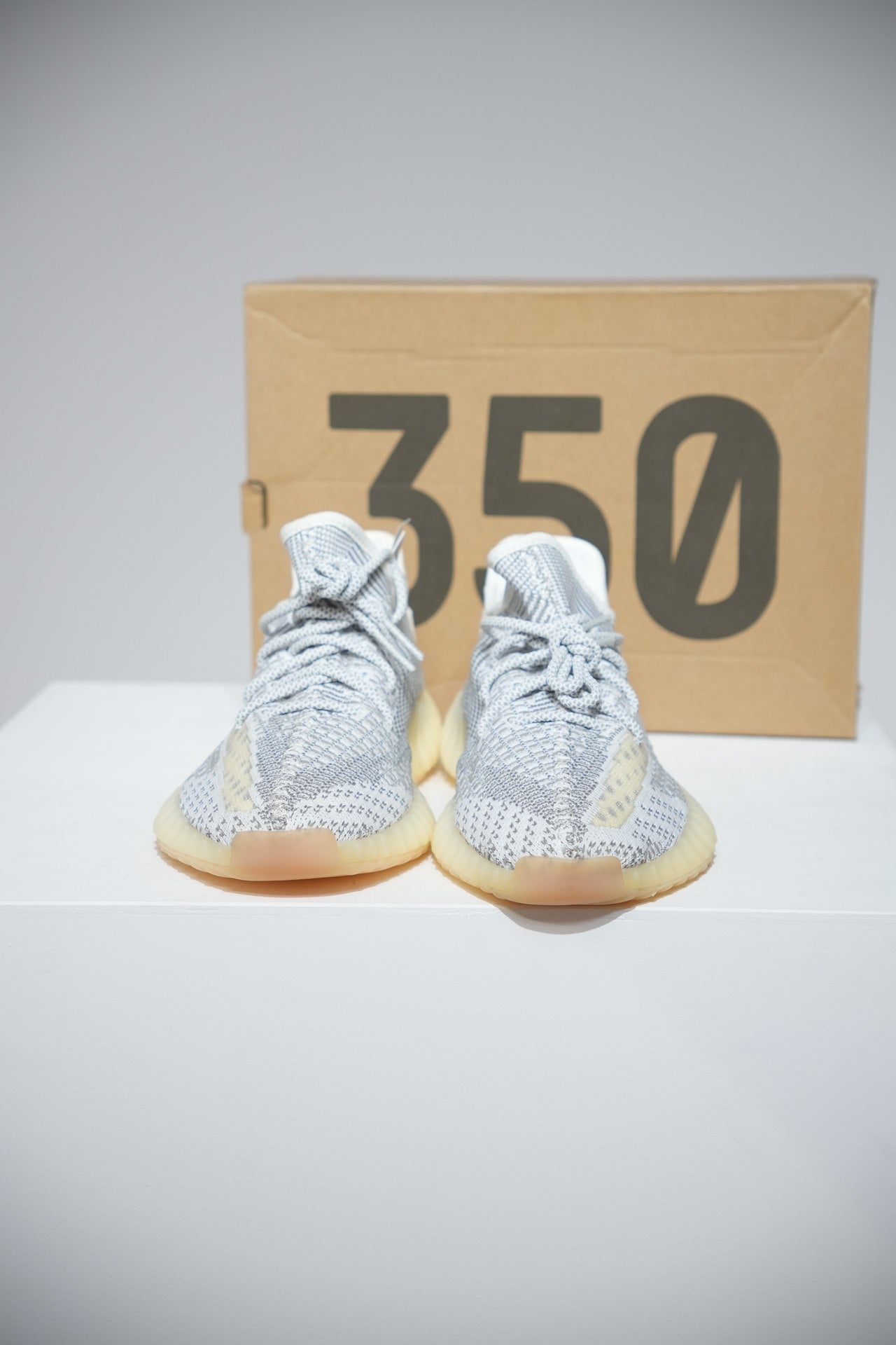 Yeezy 350 V2 Static (Taille 39 1/3)