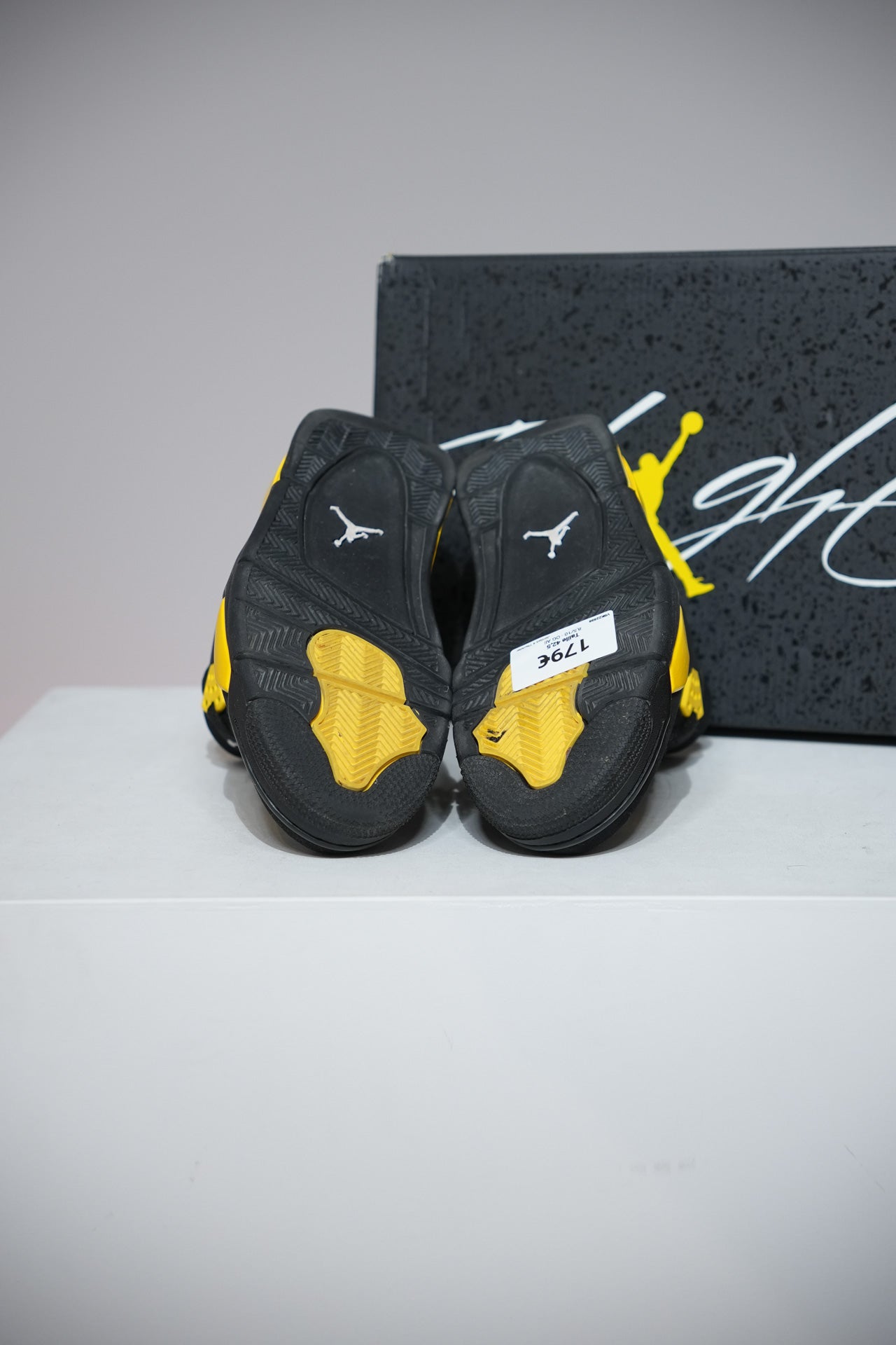 Jordan 4 Thunder (Taille 42,5)