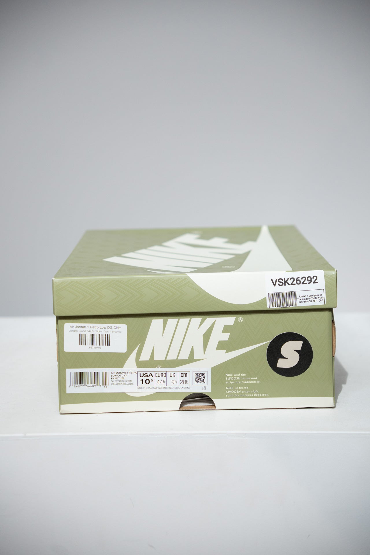 Jordan 1 Low year of The dragon (Taille 44,5)