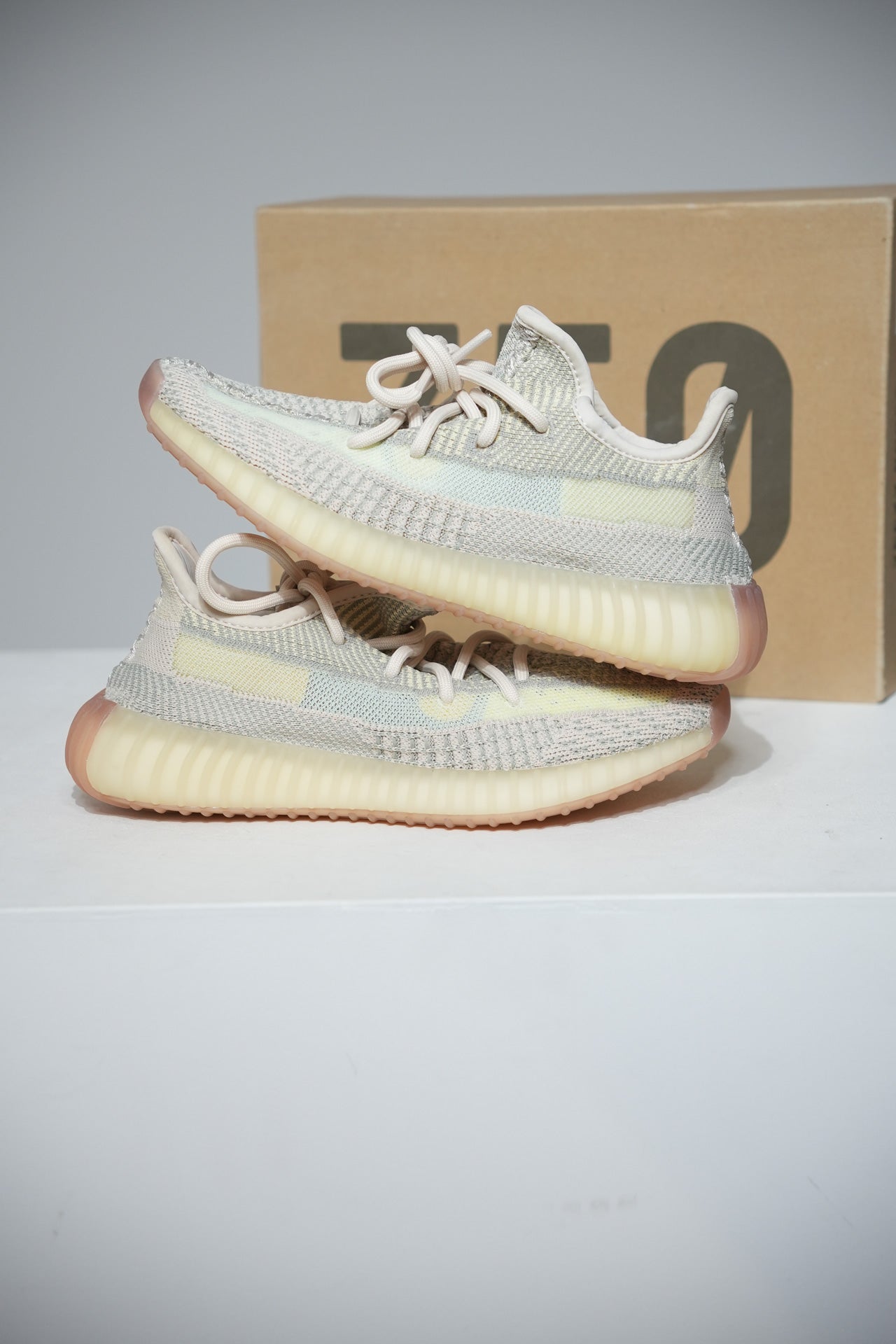 Yeezy 350 V2 Citrin (Taille 36 2/3)