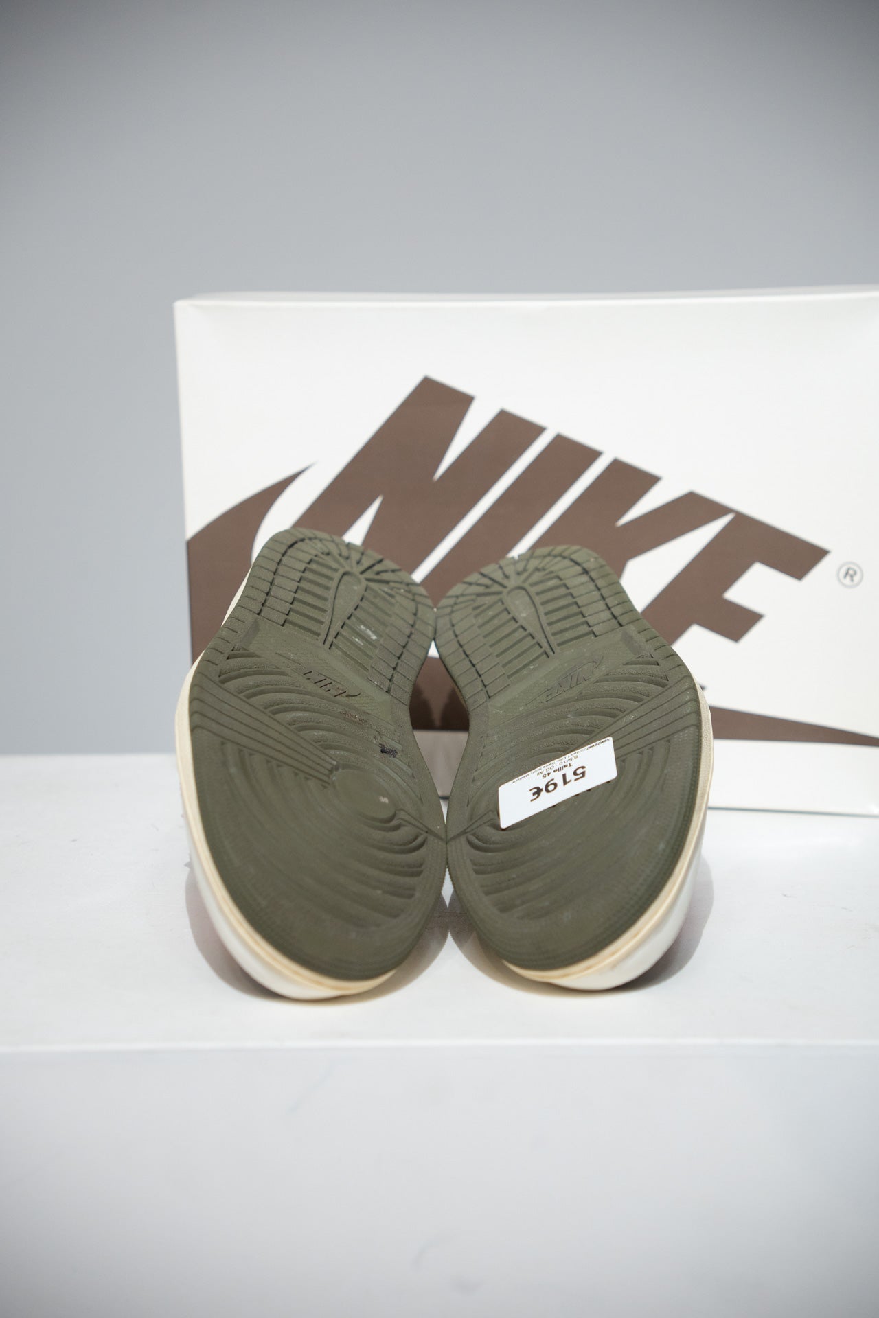 Jordan 1 Low Travis Scott Medium Olive (Taille 45)