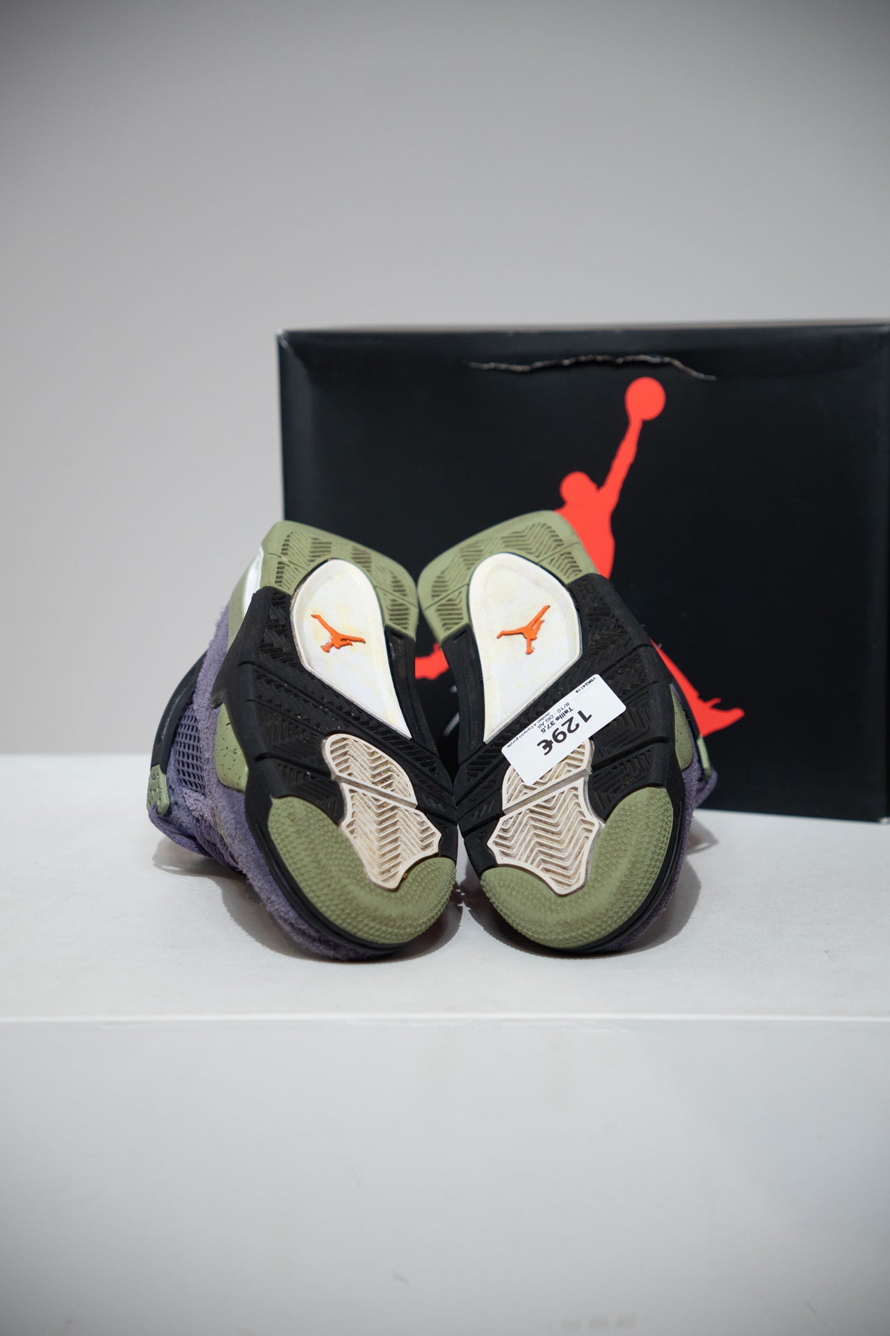 Jordan 4 Canyon purple (Taille 37,5)