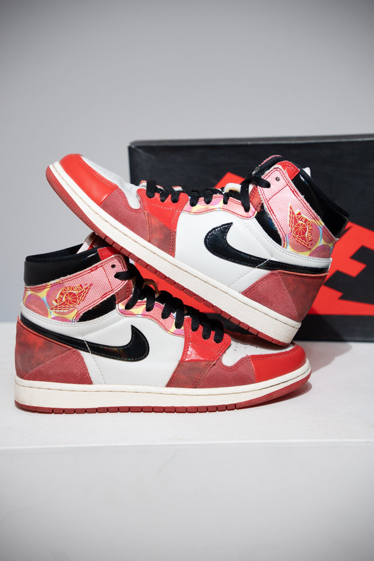 Jordan 1 High Across The Spider-Verse (Taille 40,5)