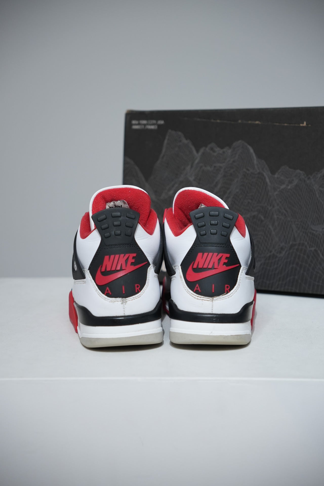 Jordan 4 Fire Red 2020 (Taille 42,5)