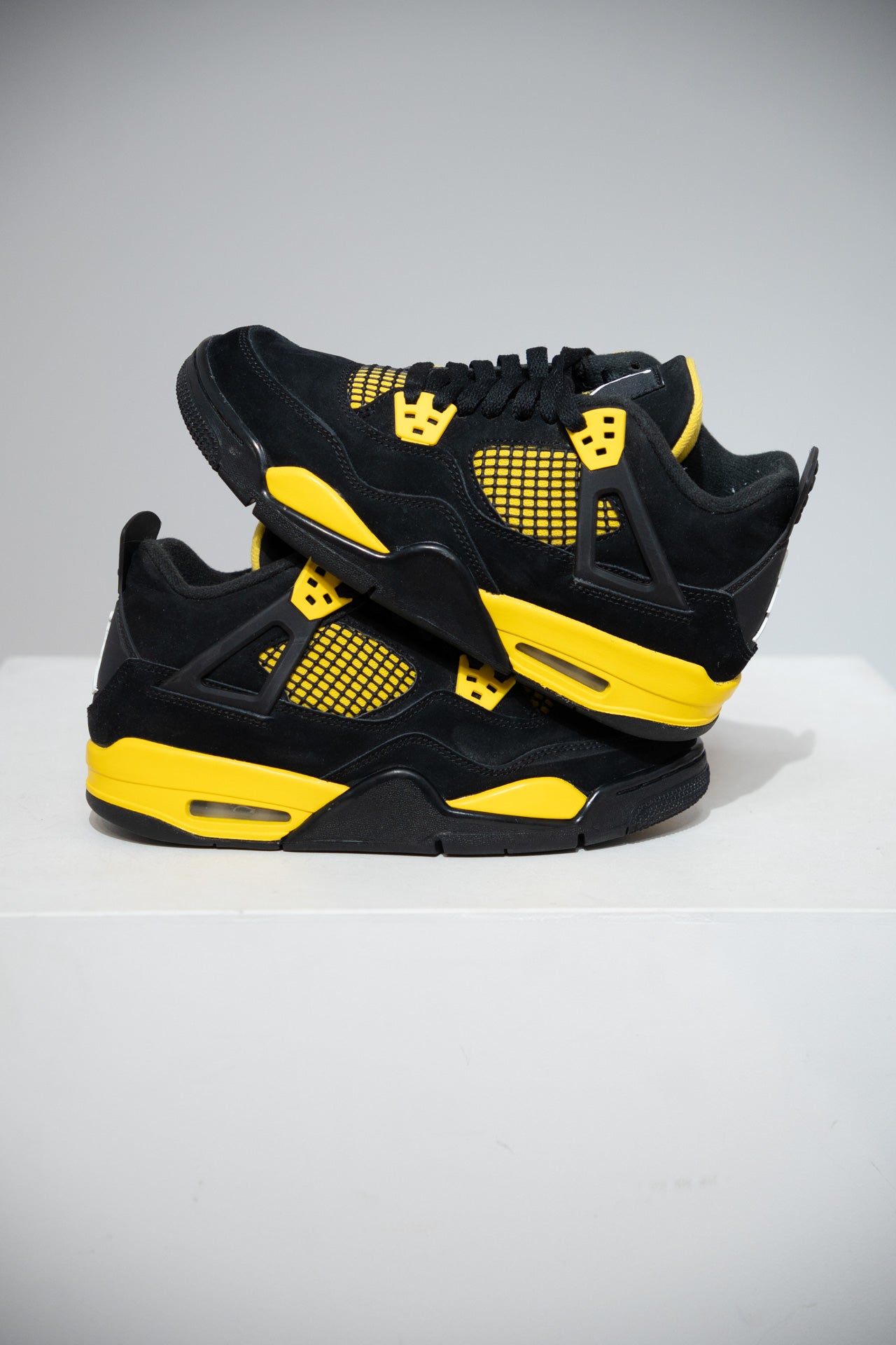 Jordan 4 Thunder GS (Taille 39)