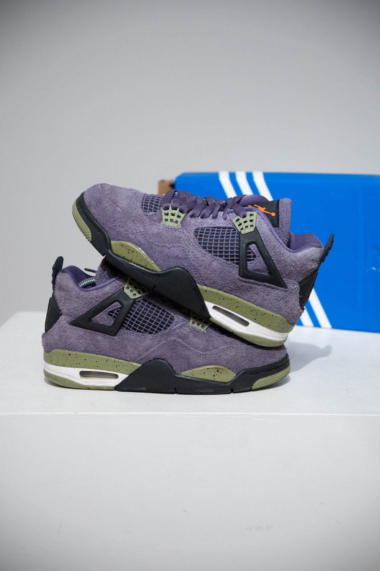 Jordan 4 Canyon purple (Taille 37,5)