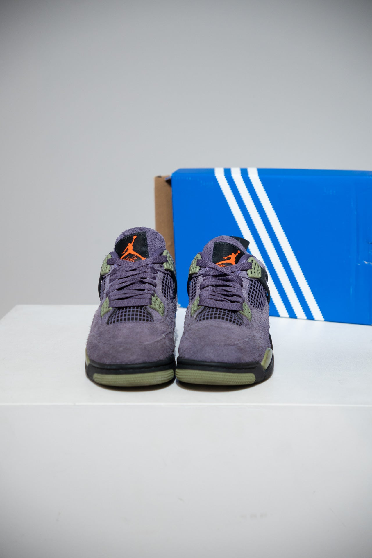 Jordan 4 Canyon purple (Taille 37,5)