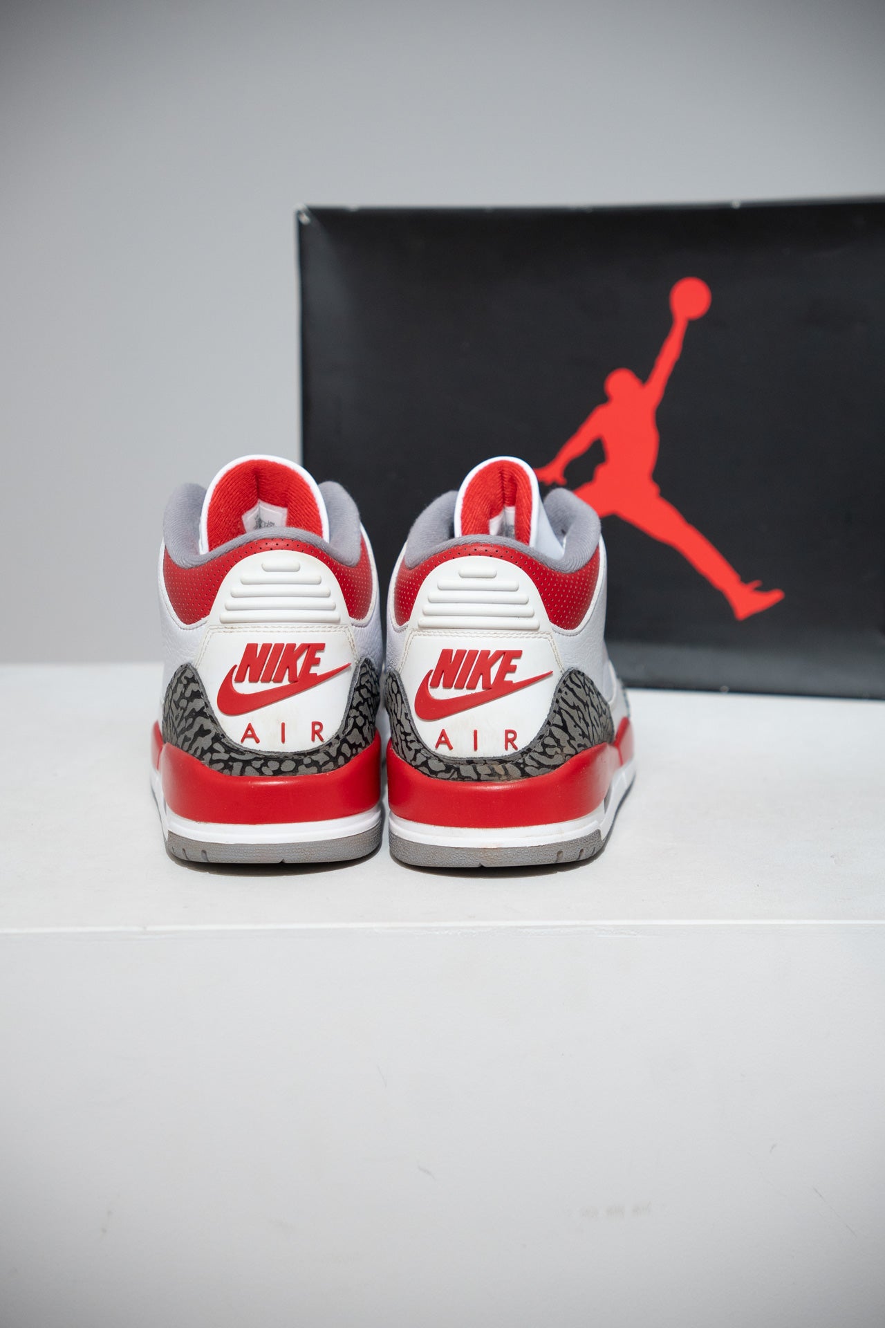 Jordan 3 Fire Red (Taille 44)