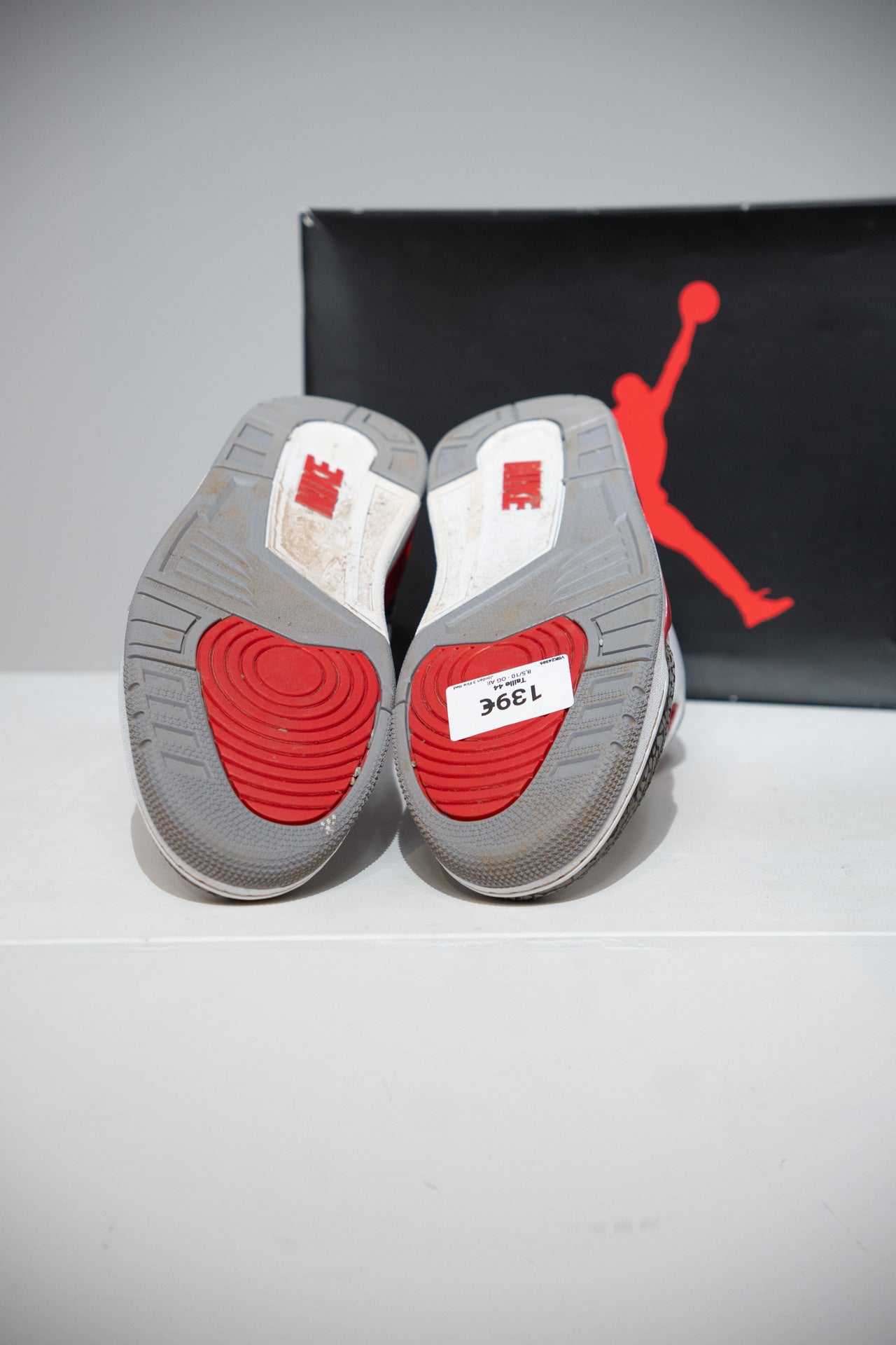 Jordan 3 Fire Red (Taille 44)