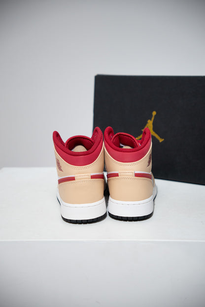 Jordan 1 Mid Curry (Taille 38,5)