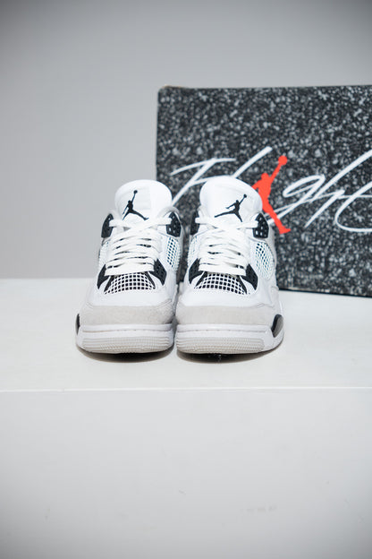 Jordan 4 Military Black (Taille 40)