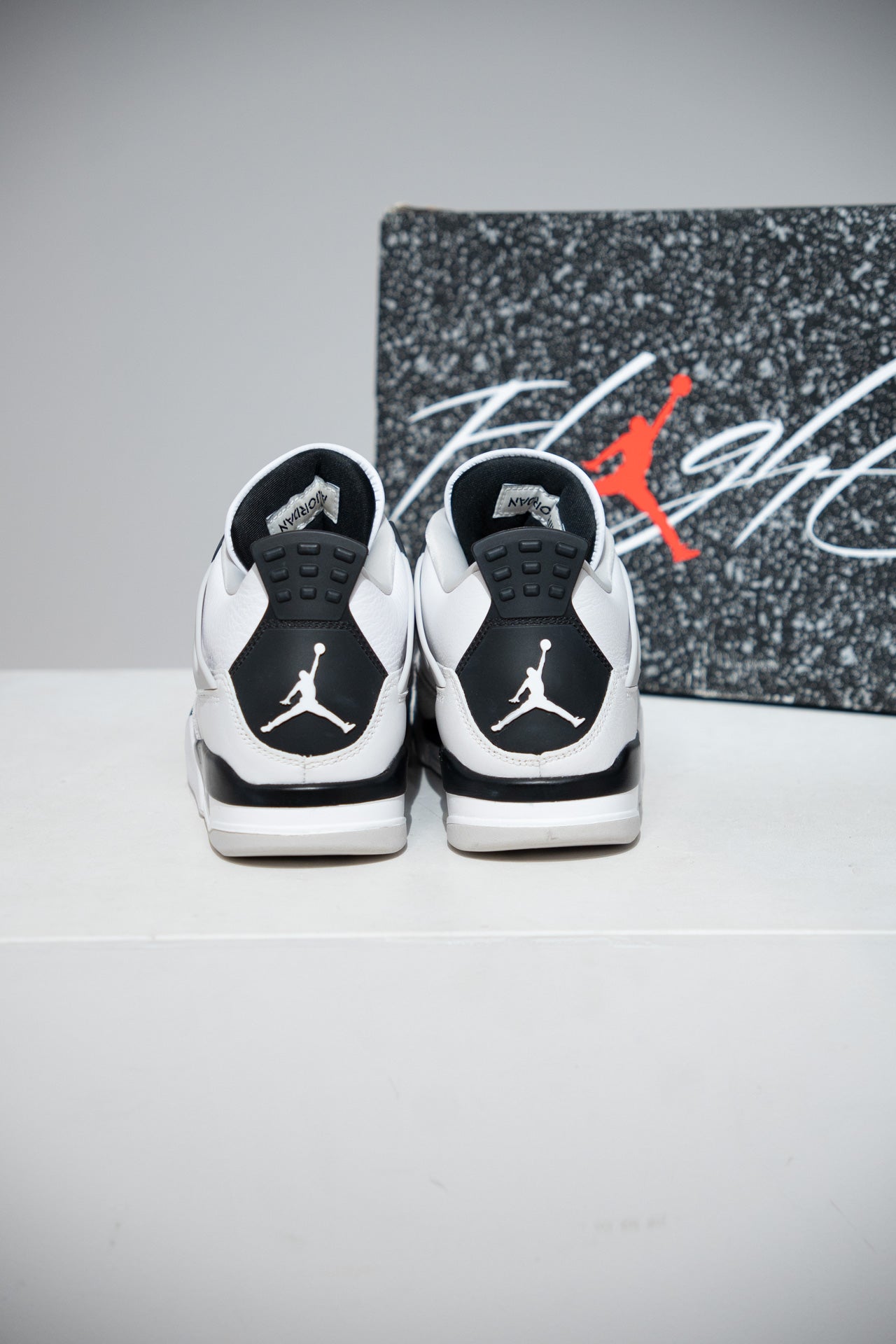 Jordan 4 Military Black (Taille 40)