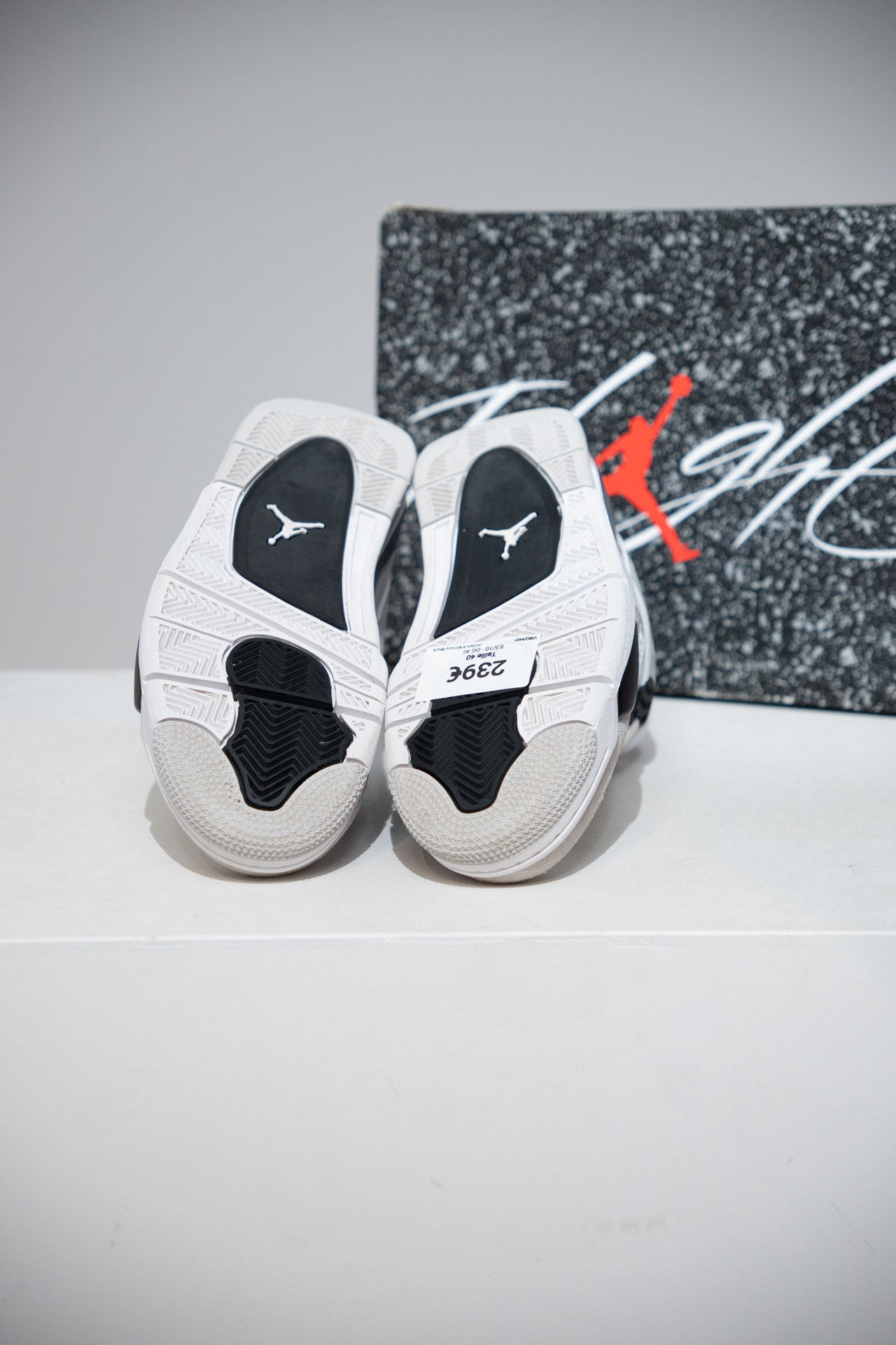 Jordan 4 Military Black (Taille 40)