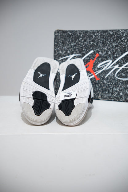 Jordan 4 Military Black (Taille 40)