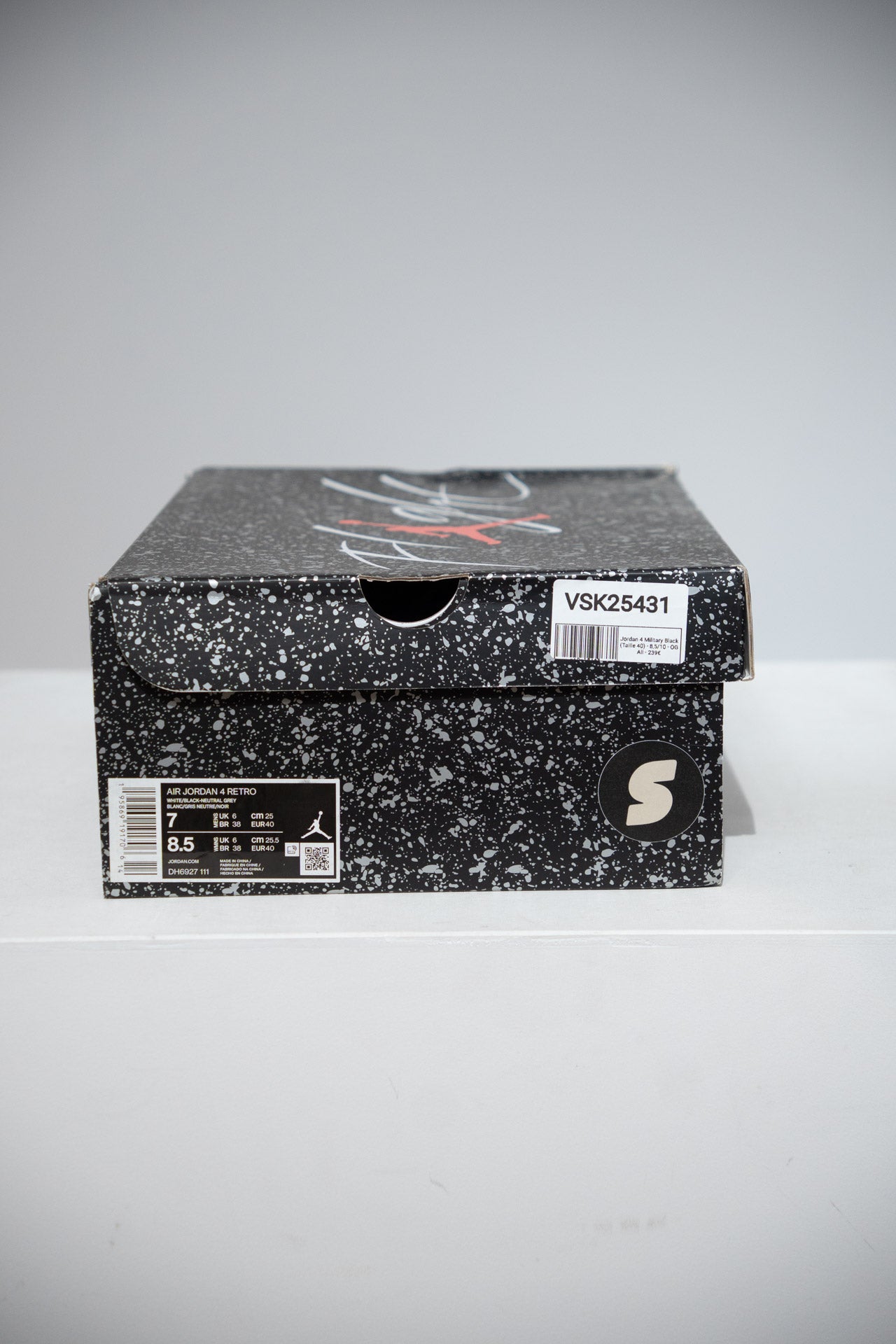 Jordan 4 Military Black (Taille 40)