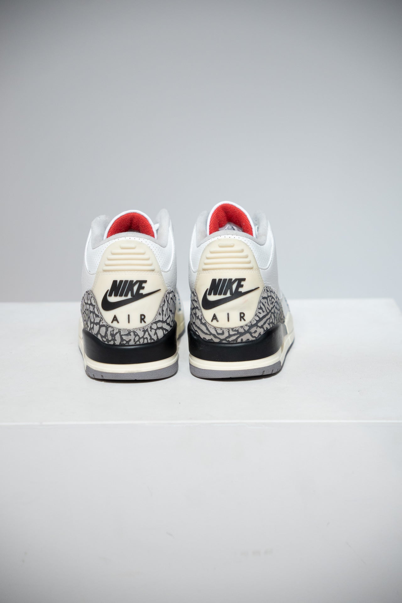 Jordan 3 White Cement Reimagined (Taille 44)