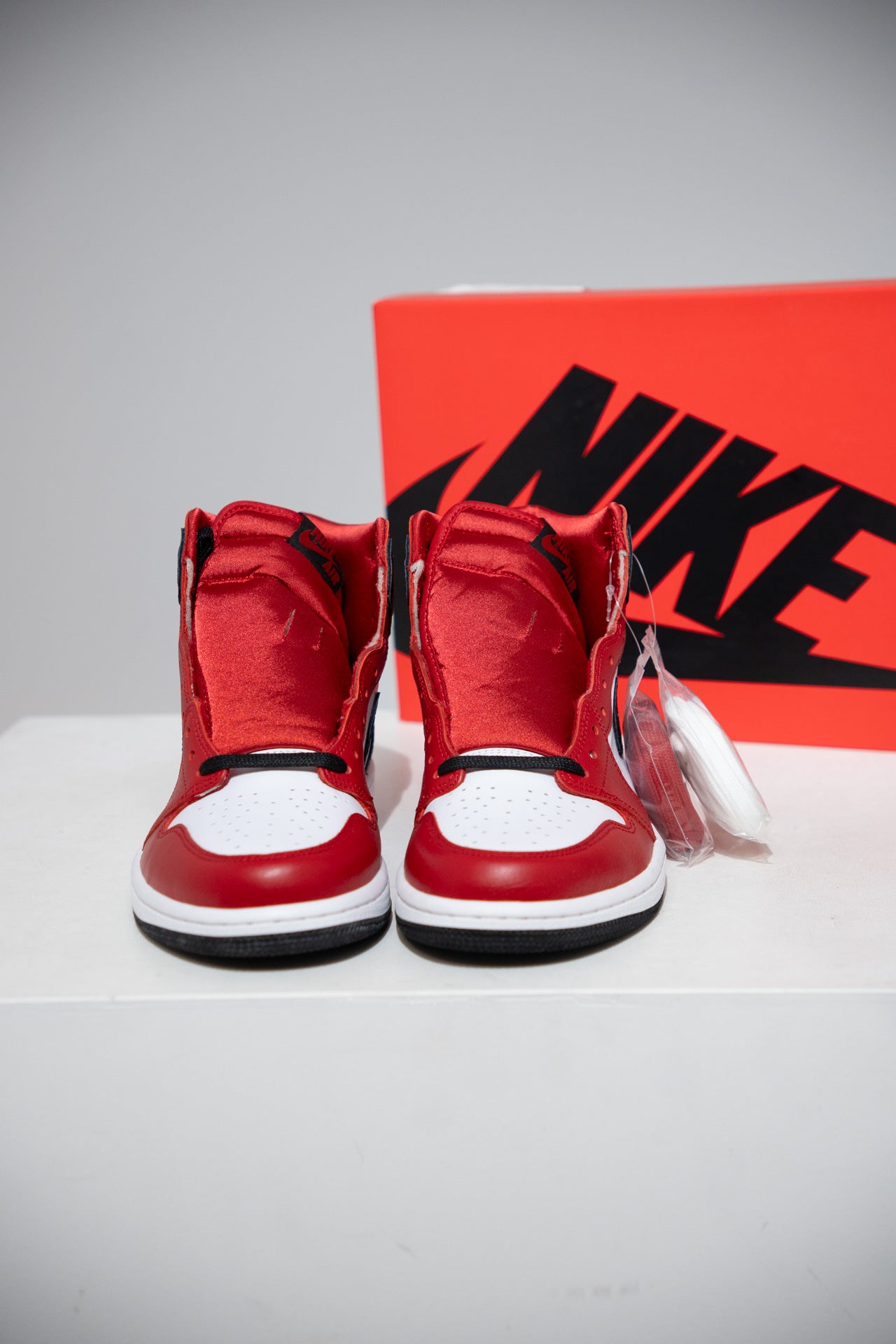 Jordan 1 High Satin Snake (Taille 40)