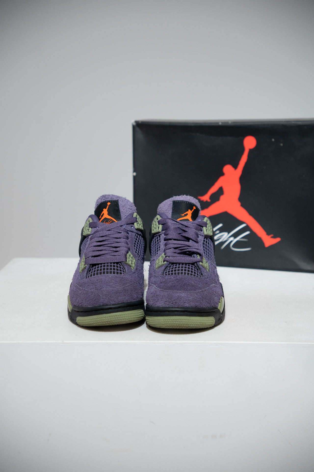 Jordan 4 Canyon purple (Taille 37,5)