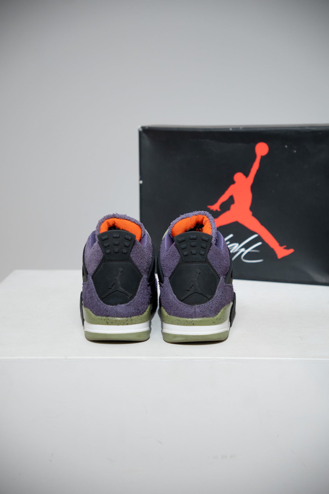 Jordan 4 Canyon purple (Taille 37,5)