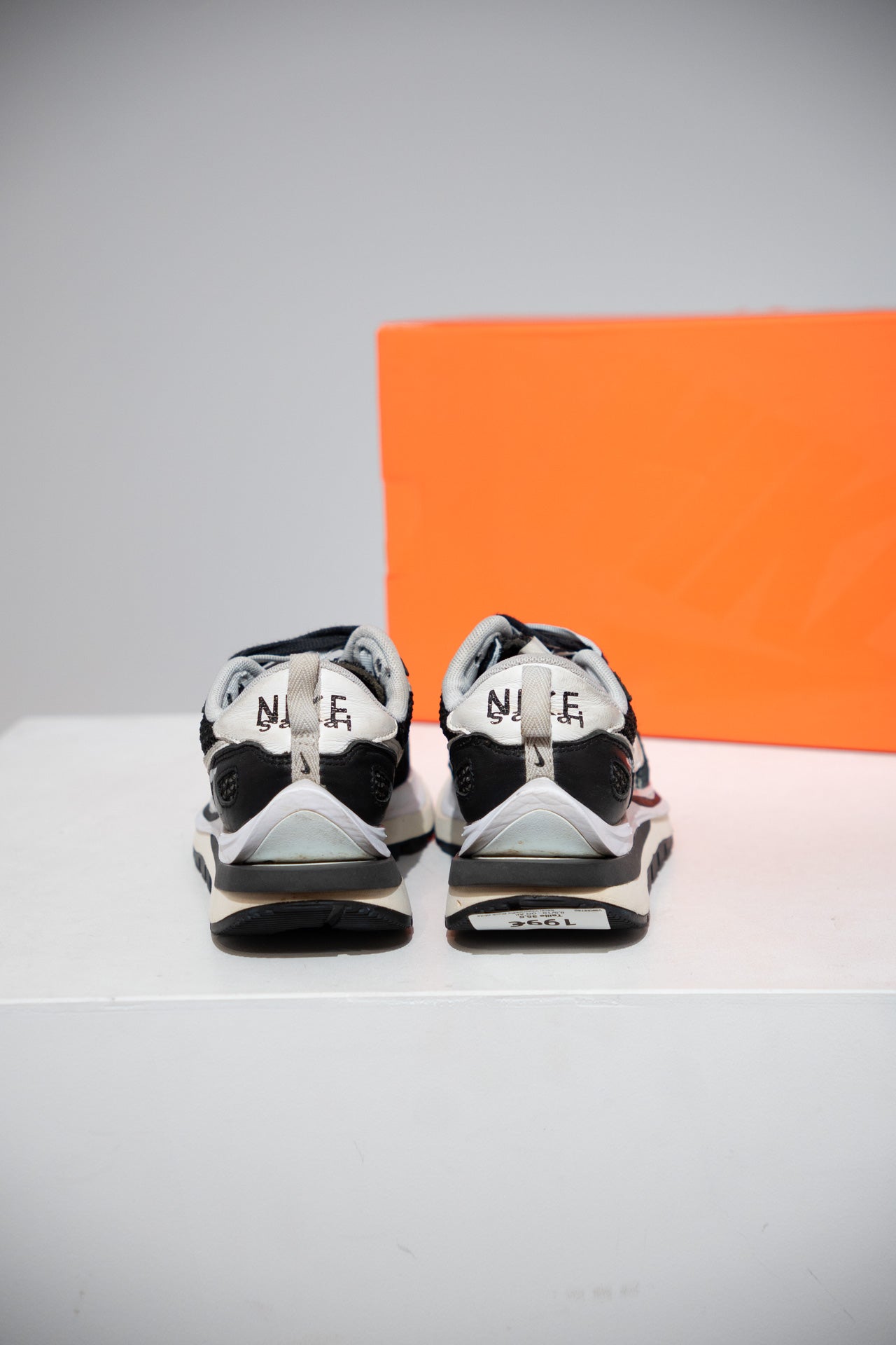 Sacai Vaporwaffle Black white (Taille 35,5)