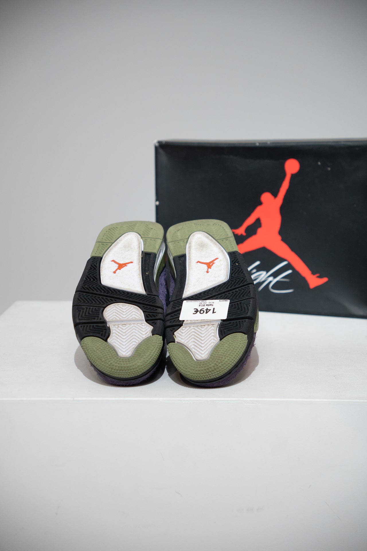 Jordan 4 Canyon purple (Taille 37,5)