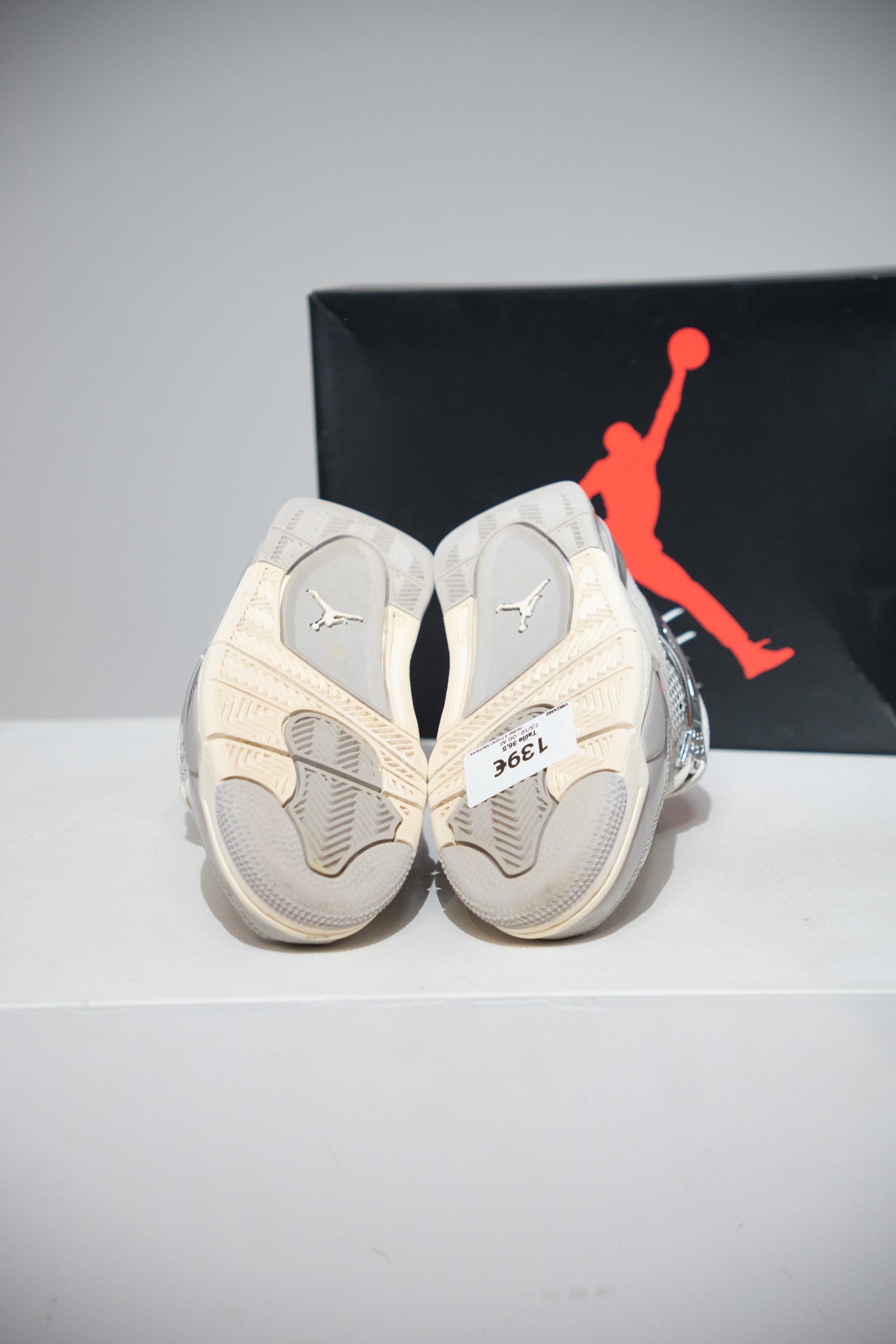 Jordan 4 Frozen Moments (Taille 36,5)