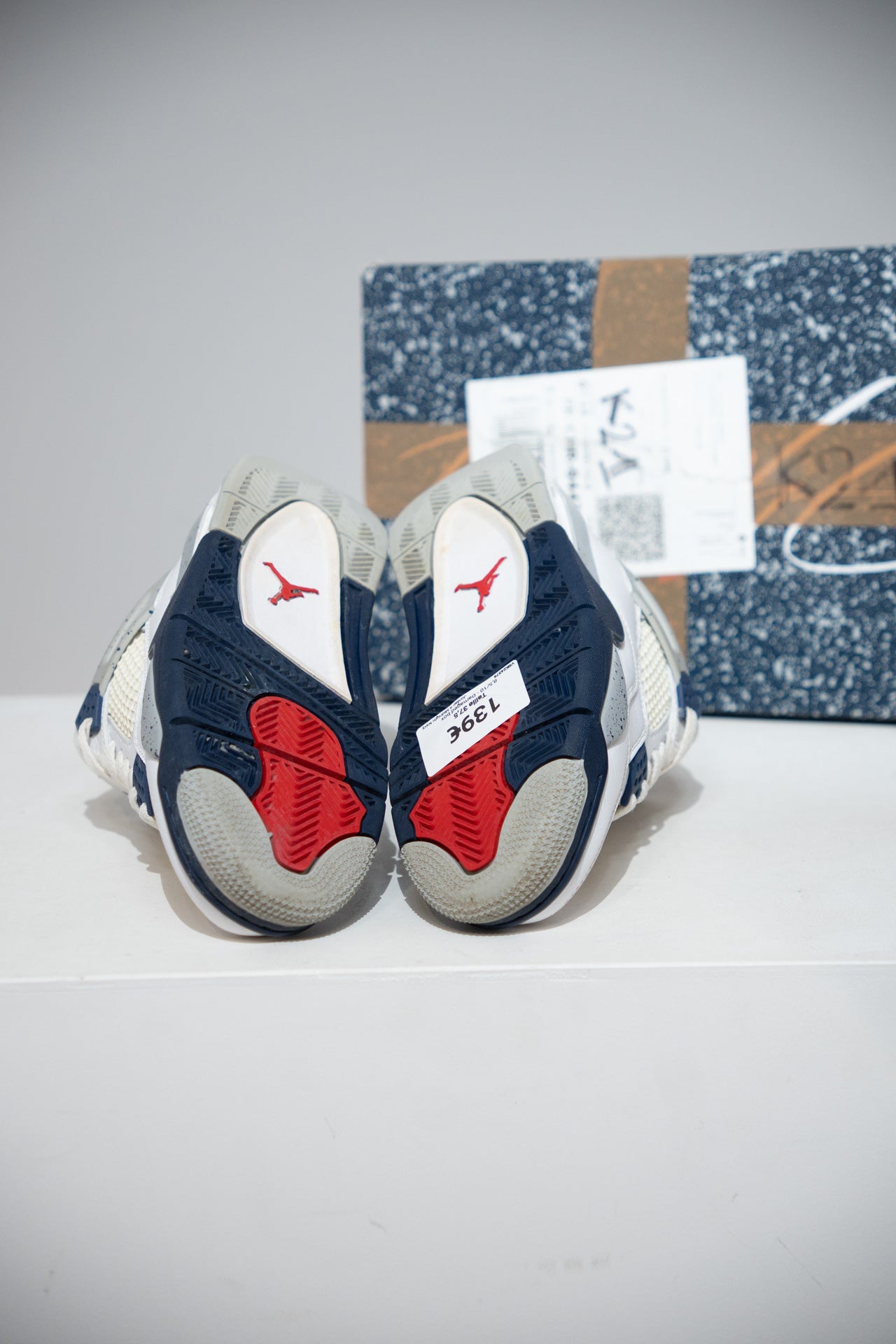 Jordan 4 Midnight Navy (Taille 37,5)