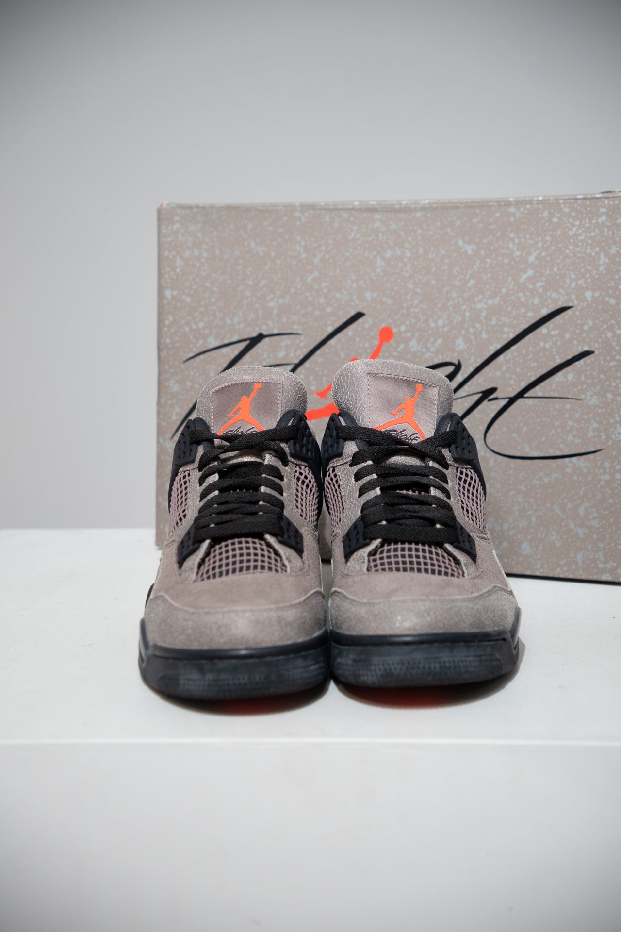 Jordan 4 Taupe Haze (Taille 44,5)
