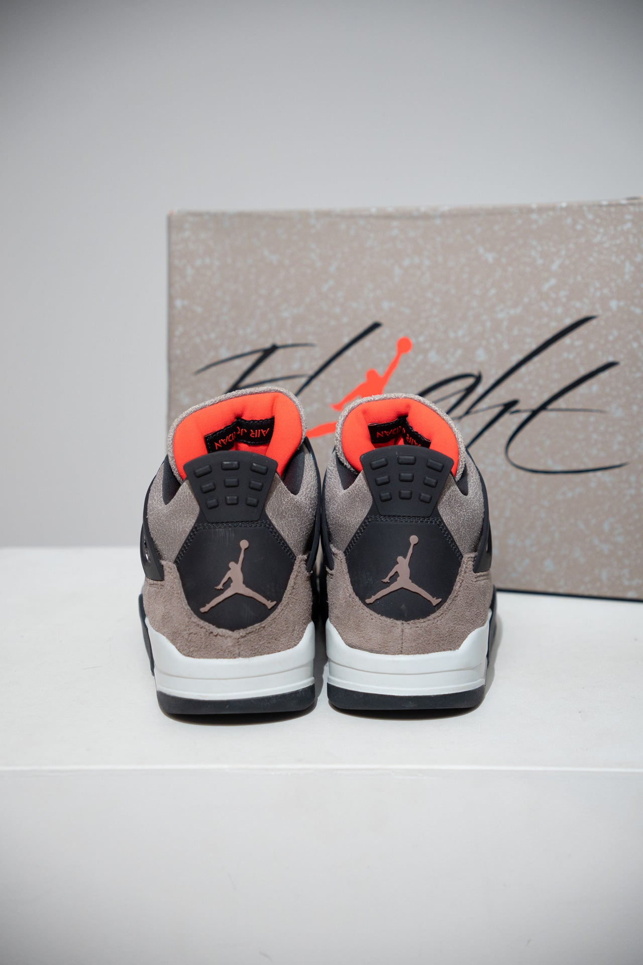 Jordan 4 Taupe Haze (Taille 44,5)