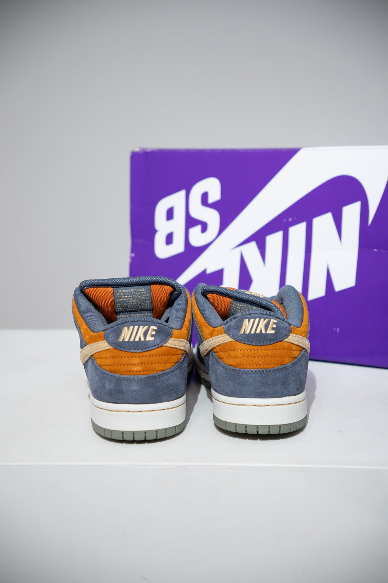 Dunk SB Light Carbon Monarch (Taille 45)