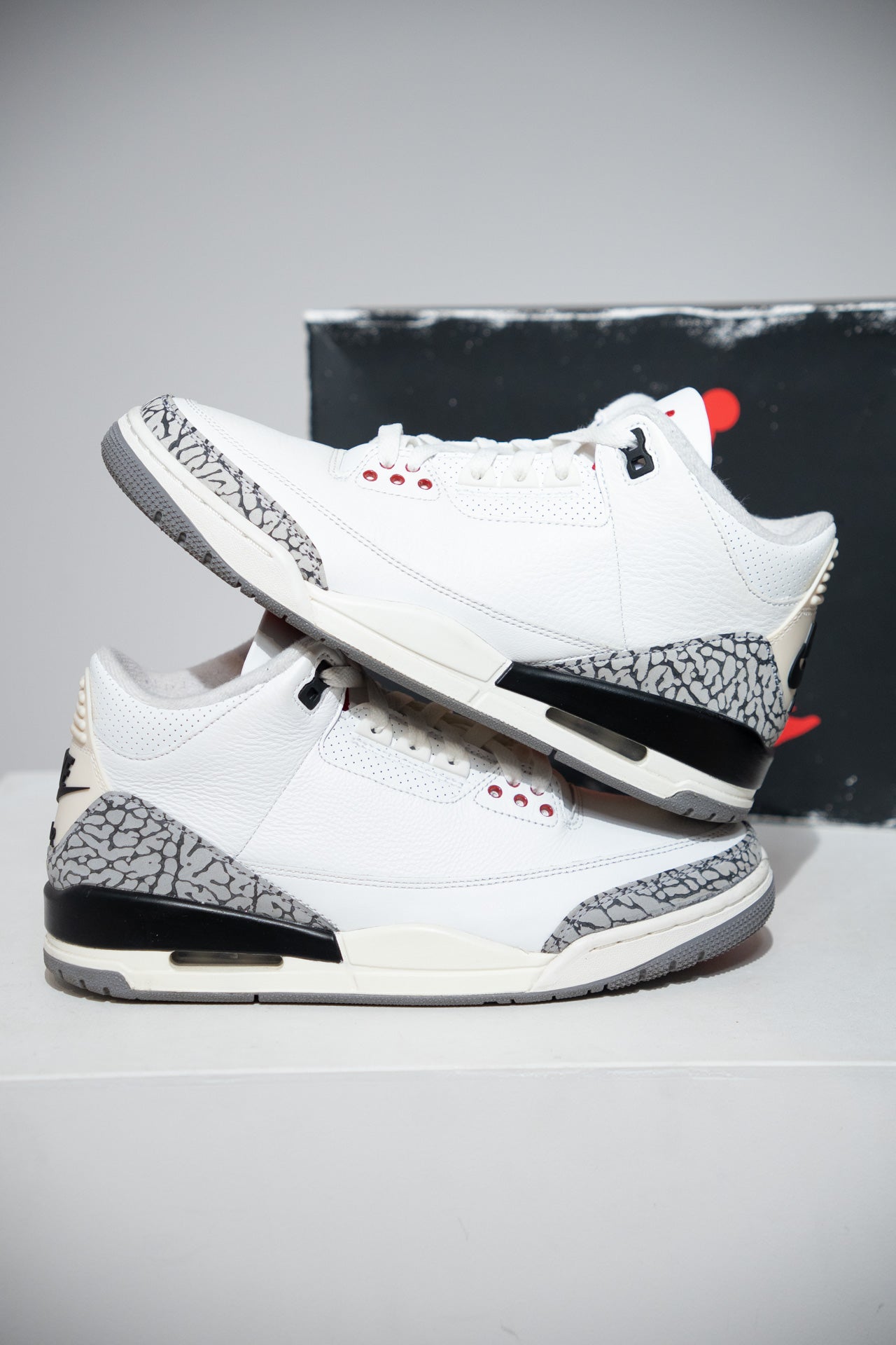 Jordan 3 White Cement Reimagined (Taille 42)