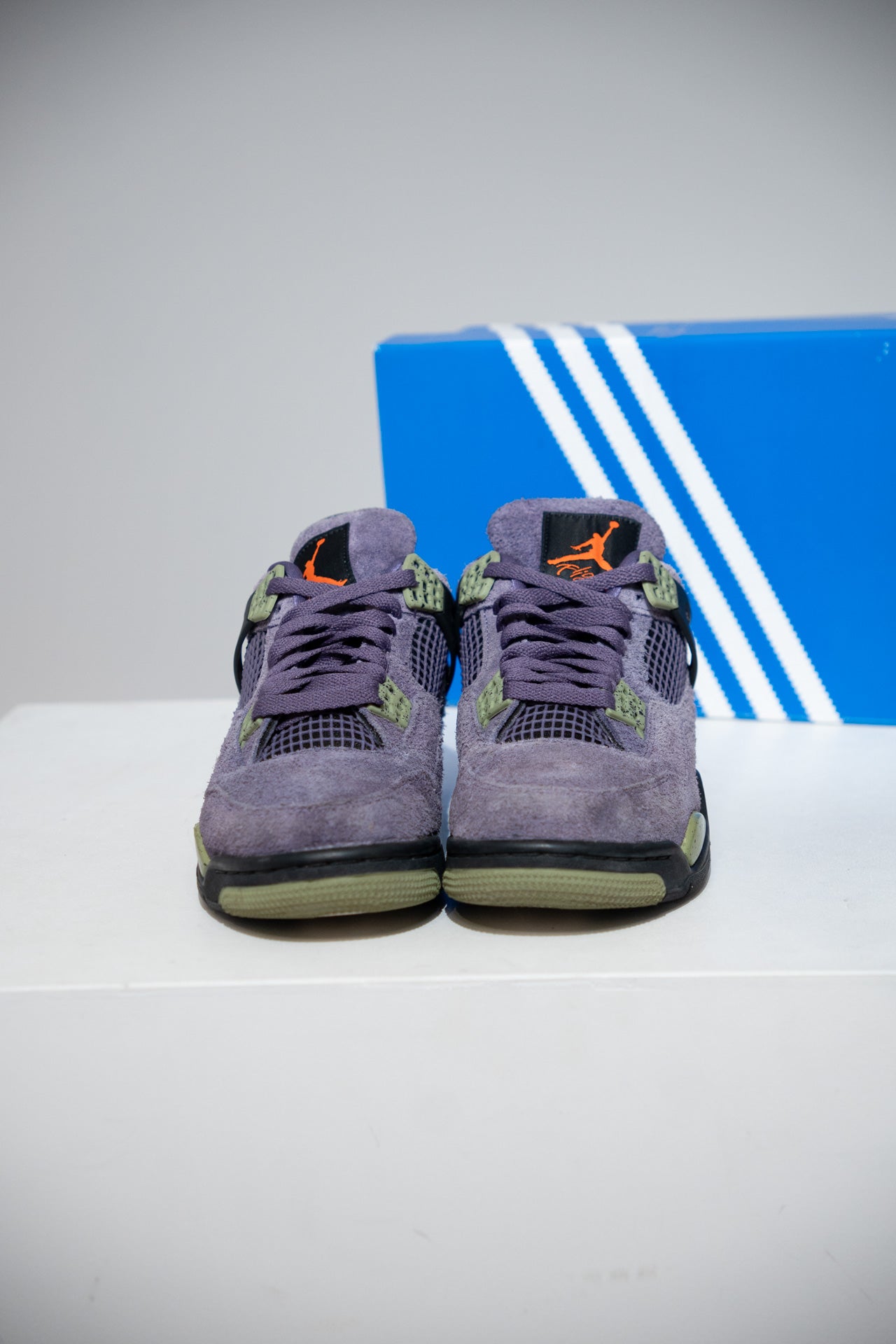 Jordan 4 Canyon purple (Taille 38,5)