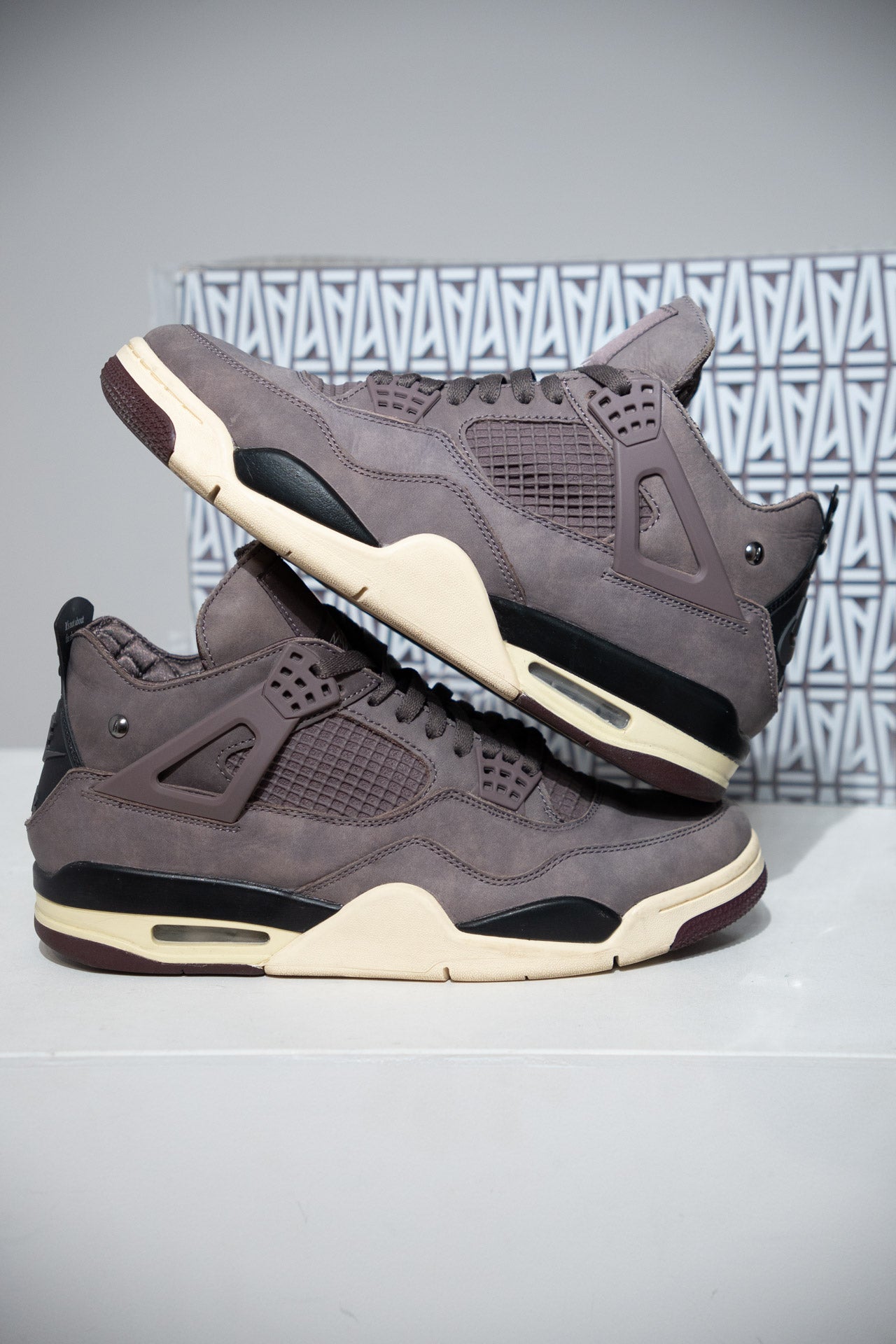 Jordan 4 A Ma Maniere Violet Ore (Taille 43)