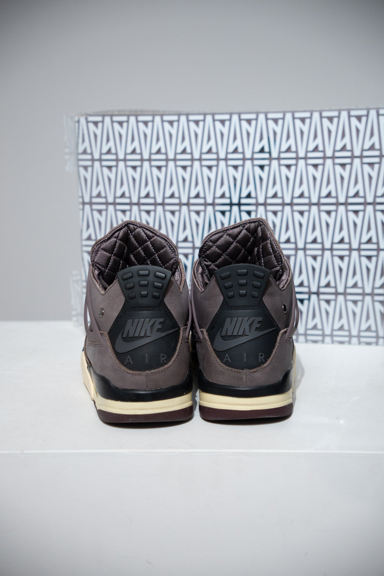 Jordan 4 A Ma Maniere Violet Ore (Taille 43)
