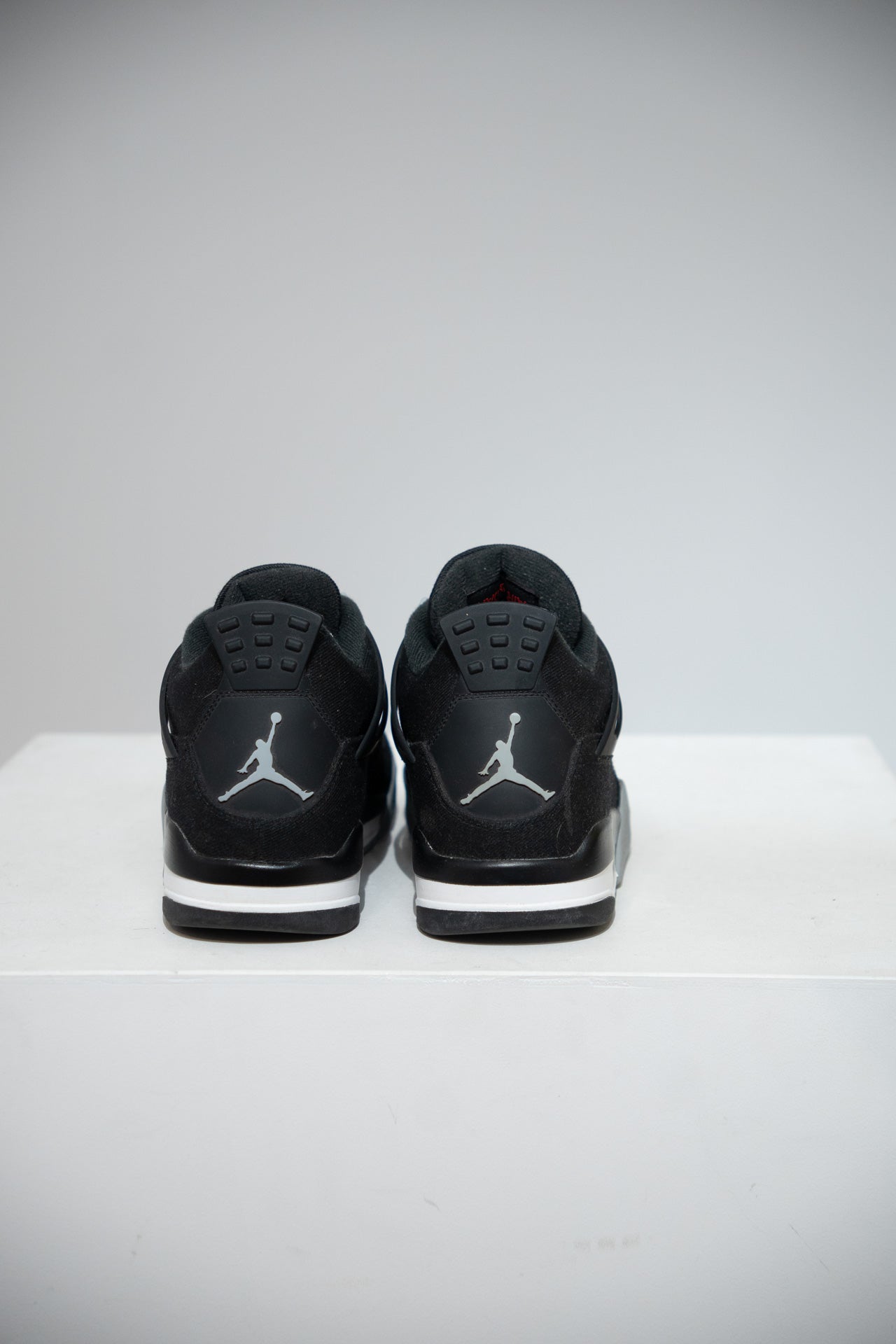 Jordan 4 Black Canvas (Taille 44)
