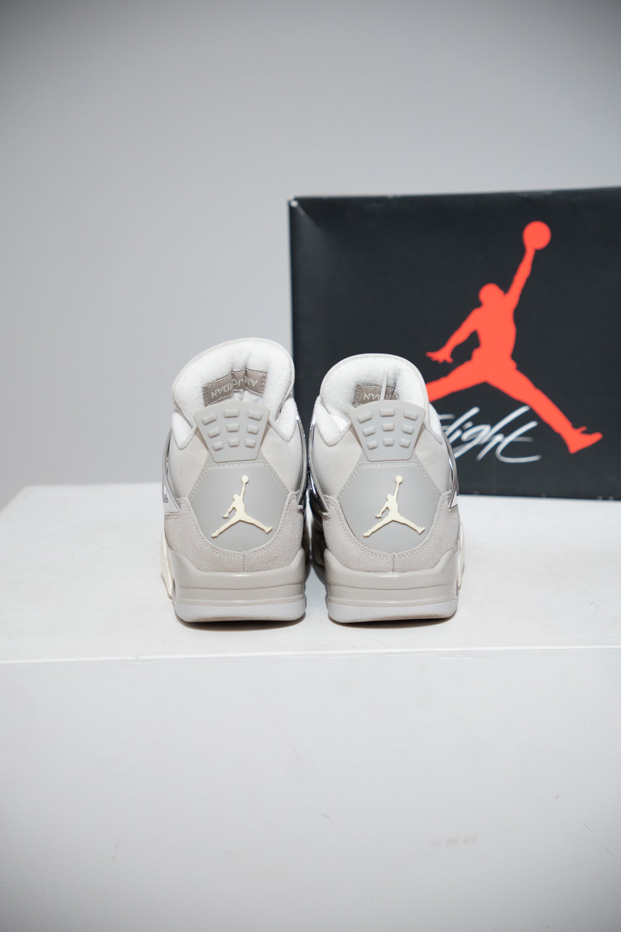 Jordan 4 Frozen Moments (Taille 37,5)