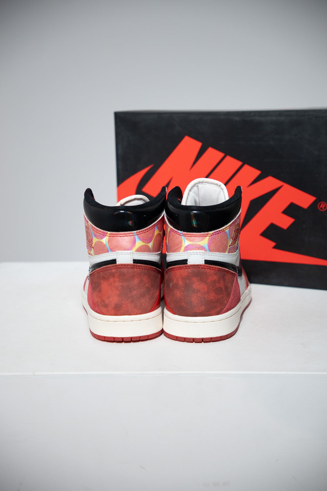 Jordan 1 High Across The Spider-Verse (Taille 41)