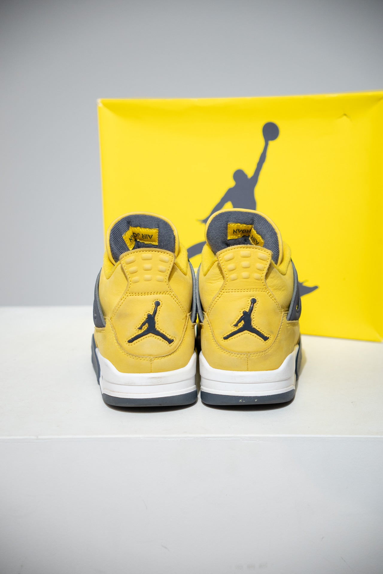 Jordan 4 Lightning (Taille 43)