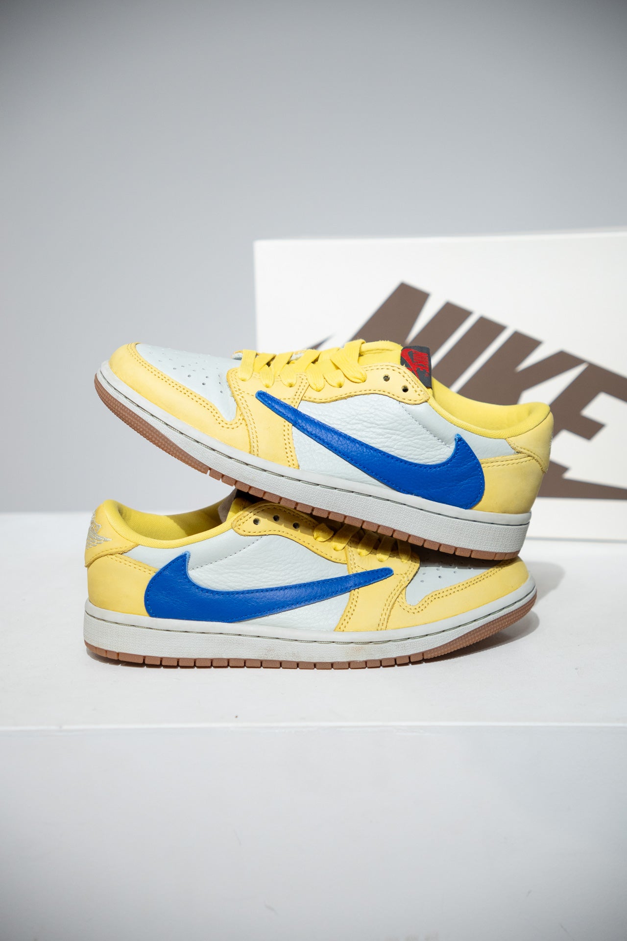 Jordan 1 Low Travis Scott Canary Yellow (Taille 38)