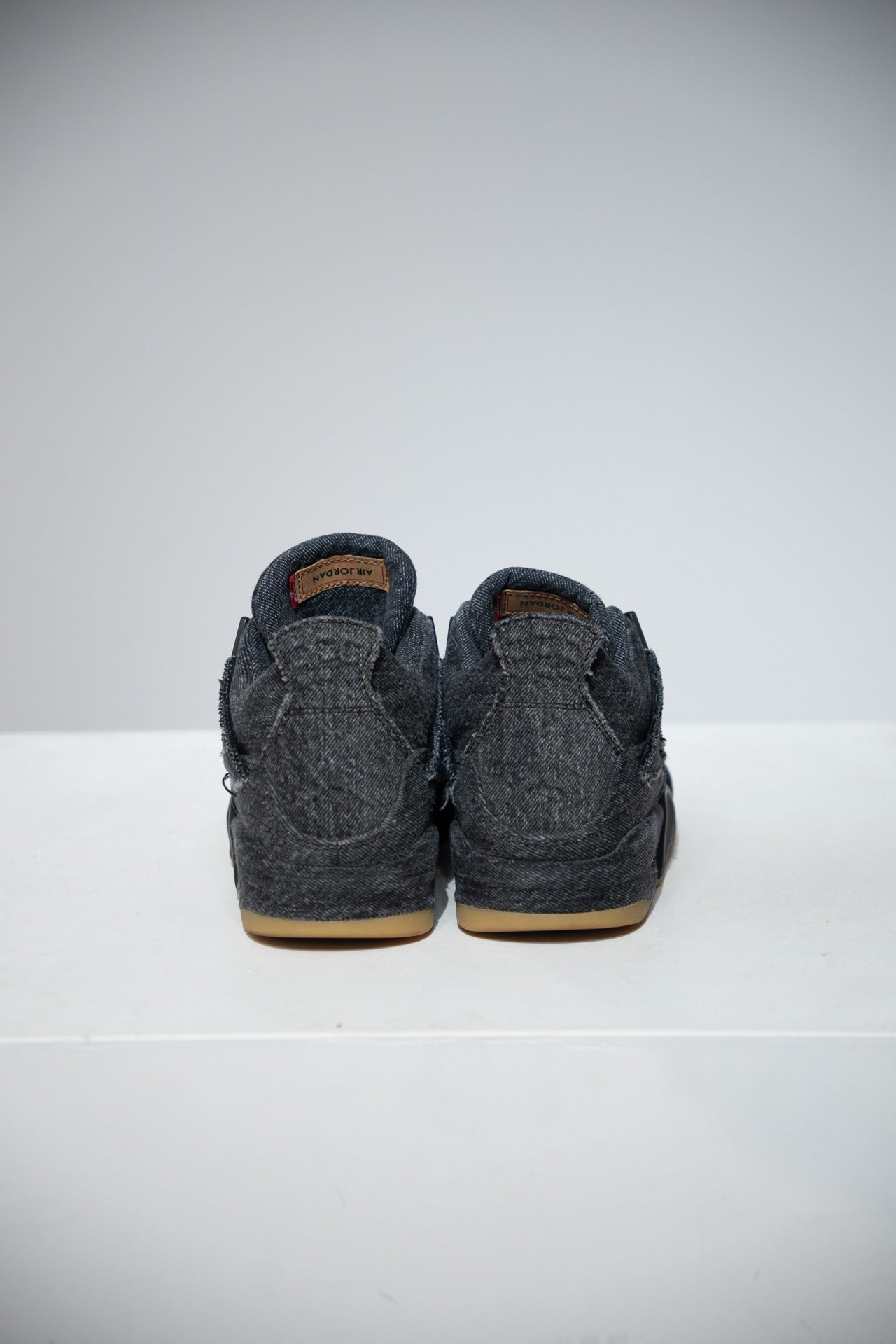 Jordan 4 Levis Black GS (Taille 37,5)