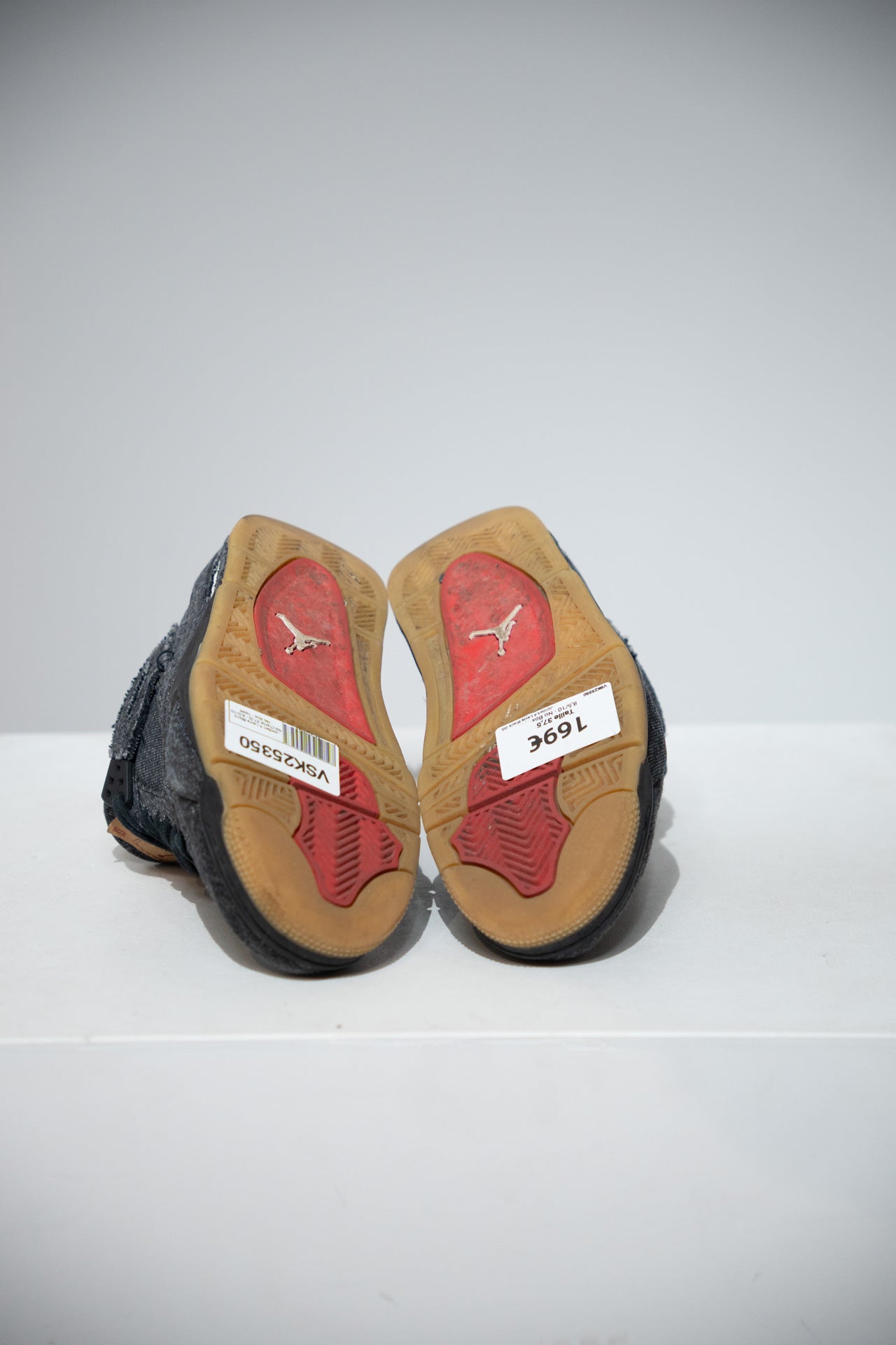 Jordan 4 Levis Black GS (Taille 37,5)