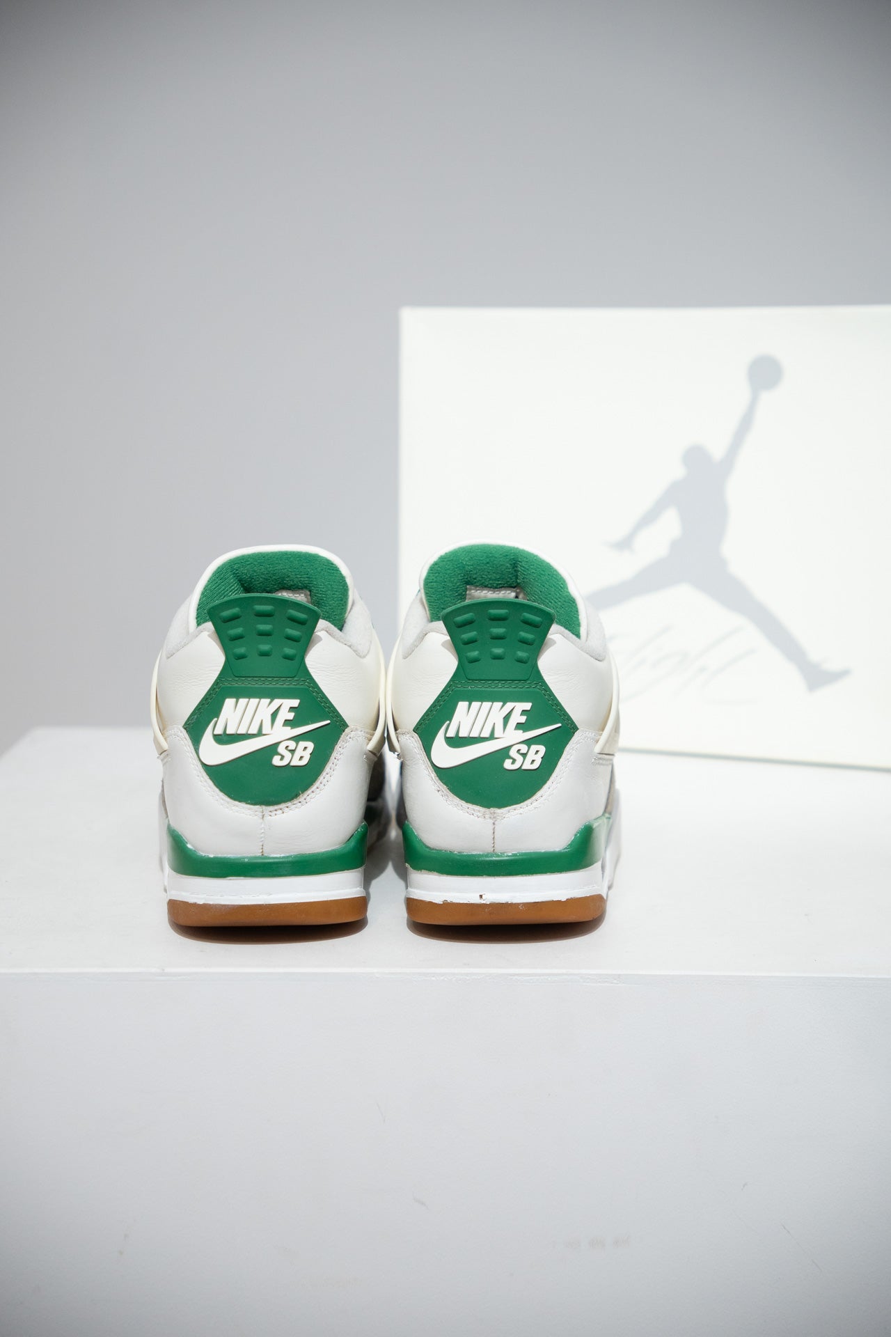 Jordan 4 SB pine Green (Taille 42)