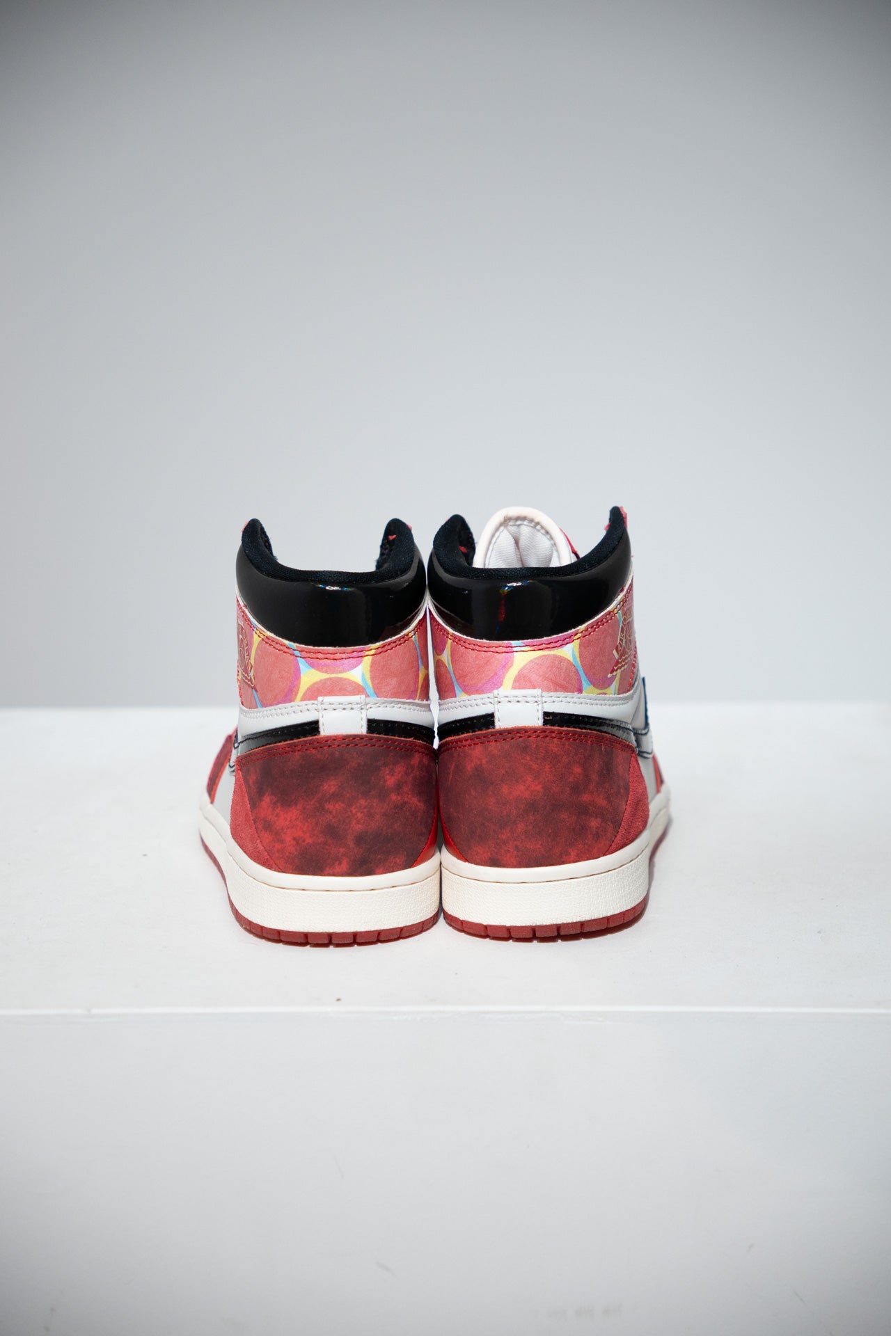 Jordan 1 High Across The Spider-Verse (Taille 41)