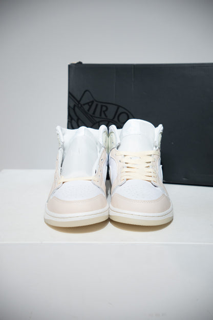 Jordan 1 Mid White Guava ice (Taille 43)