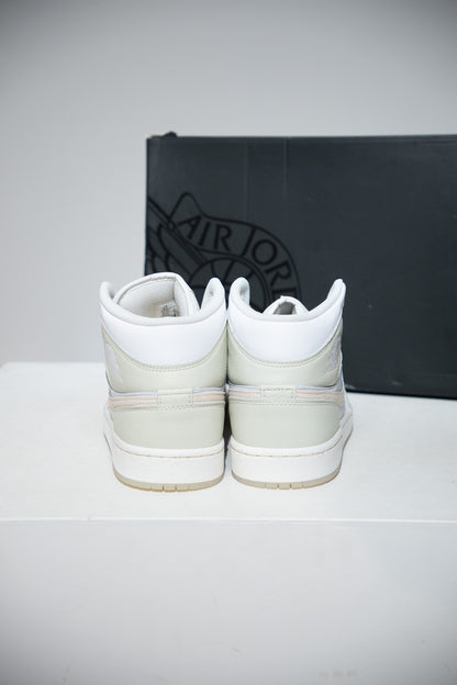 Jordan 1 Mid White Guava ice (Taille 43)