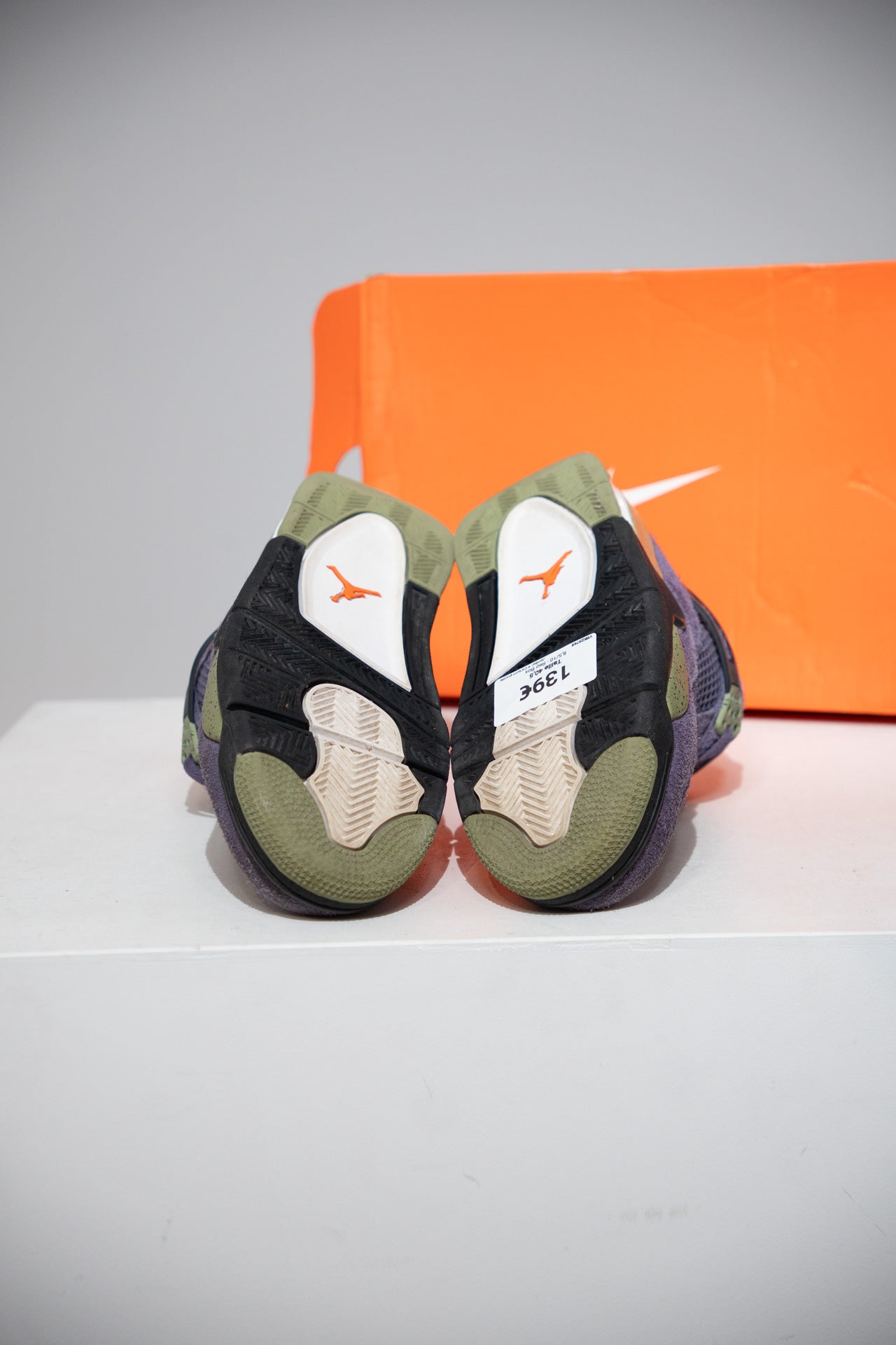 Jordan 4 Canyon purple (Taille 40,5)